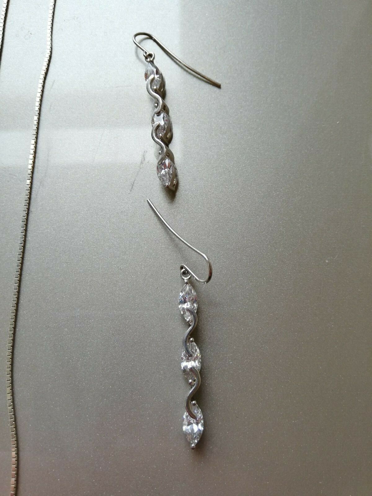 4x PIECE JEWELLERY SET – 2x Necklaces, 2x Earrings *SILVER COLOUR/DIAMONTE*