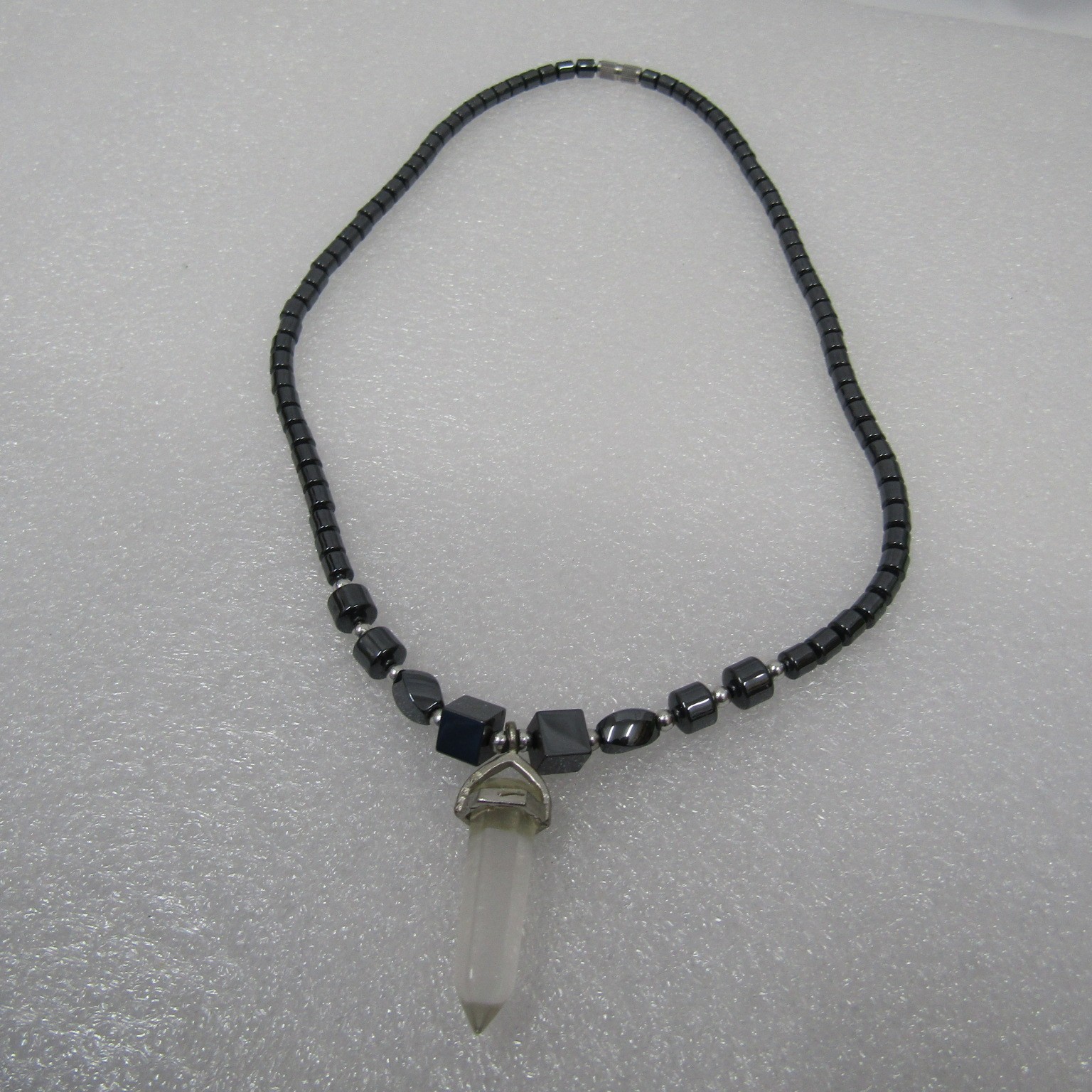 Women’s Jewelry Black Necklace Hematite Beads None Magnetic