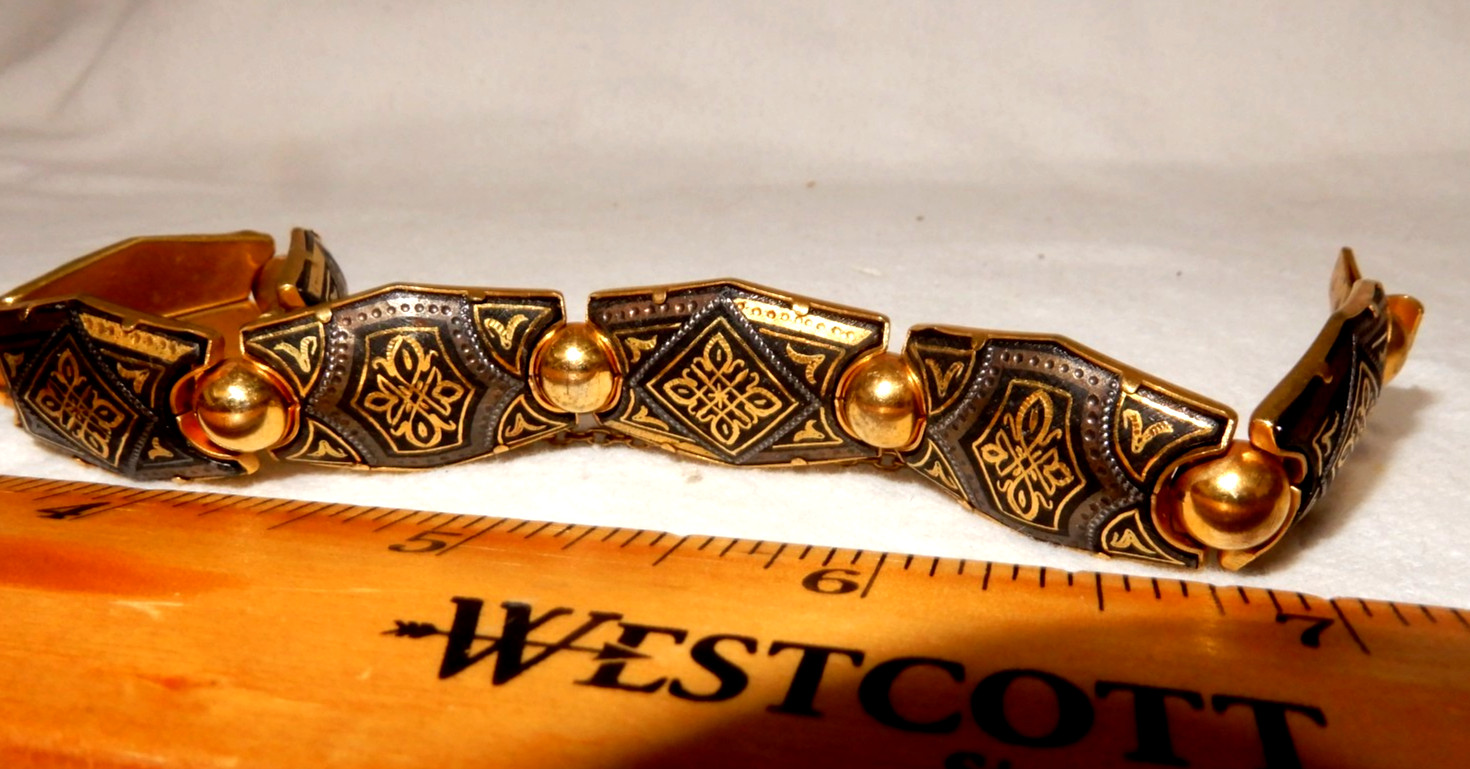 Vintage Gold Toned Bracelet with Spanish Damascene Design – Safety Chain 7″