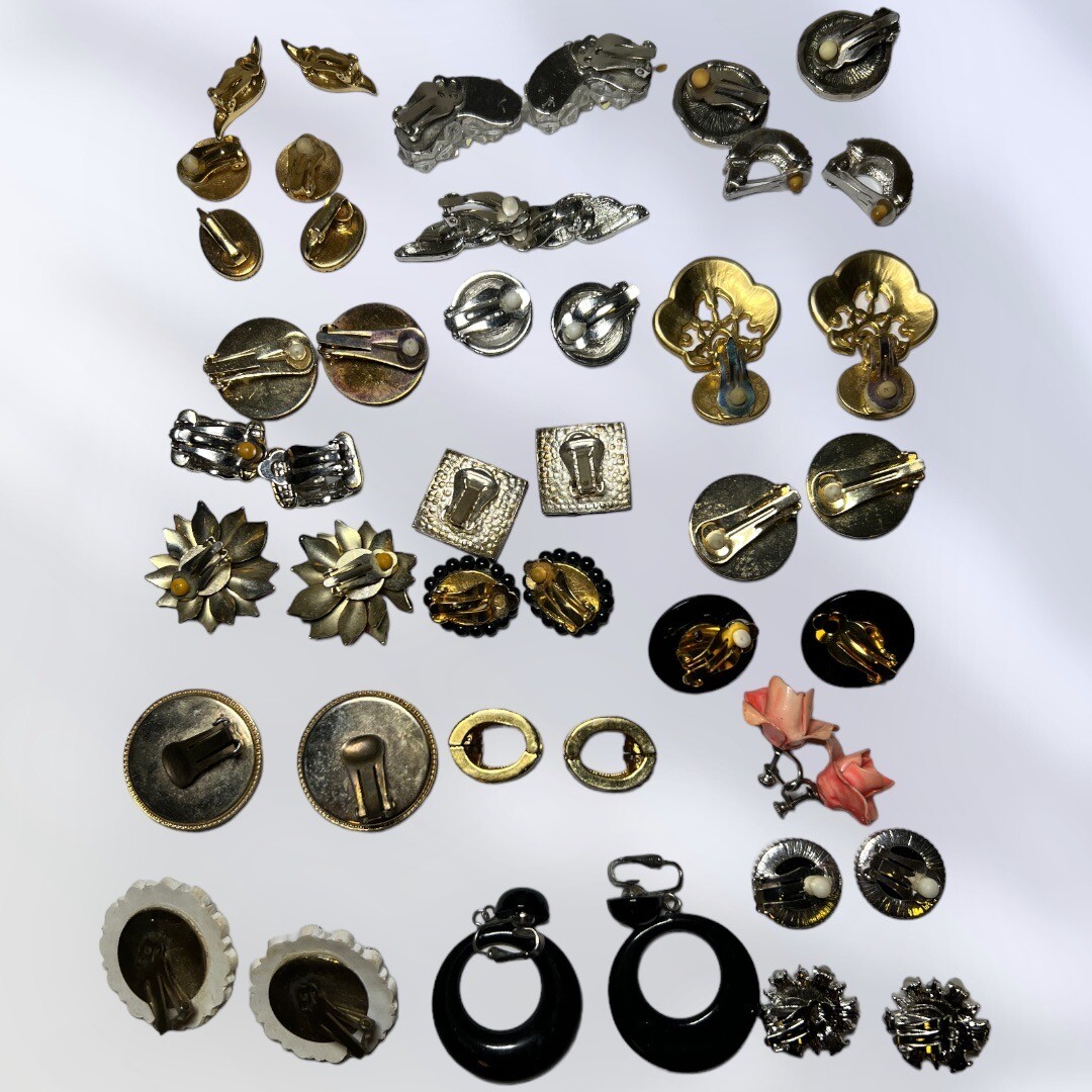 Lot Of 23 Vintage Pairs Clip On Screw Earrings Rhinestone Ceramic Enamel