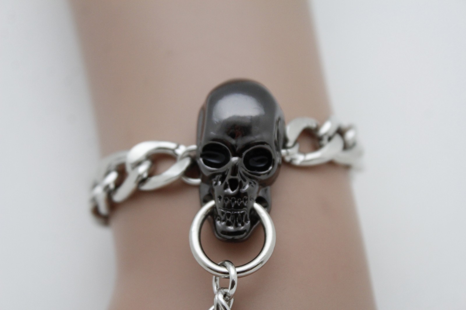Hot Women Silver Metal Hand Chain Skull Bracelet Biker Punk Rock Fashion Jewelry