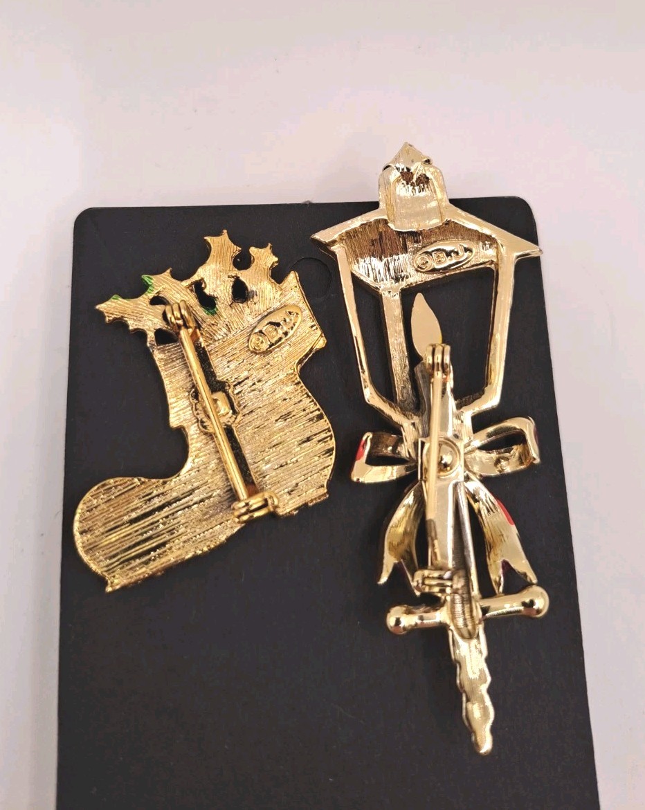 Vintage Lot of 2 Signed BJ Christmas Holiday Jewelry Pins Lamppost Stocking