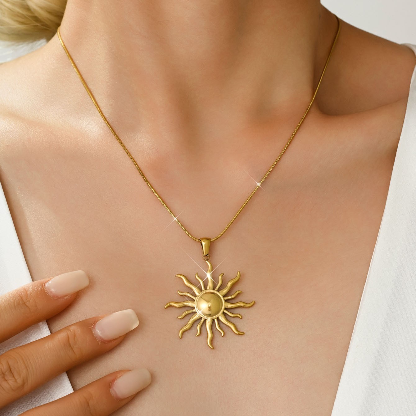 Boho Gold Plated Thorn Sunburst Pendant Alloy Snake Chain Choker Necklace