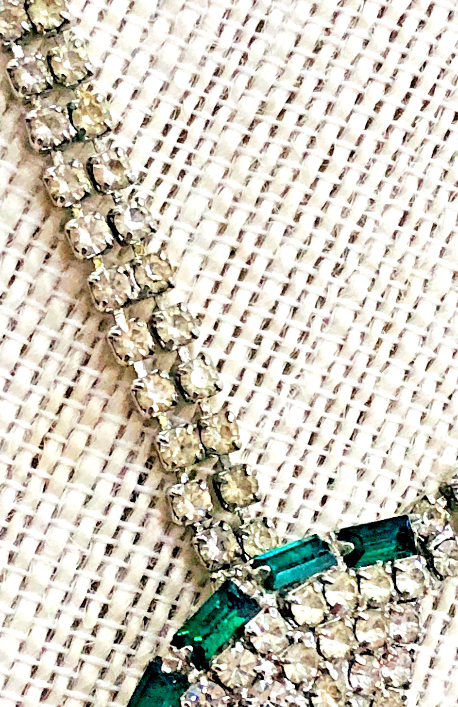 Vtg Emerald Green & Clear Rhinestone Dangle Necklace 16 ” w. Clip Earrings
