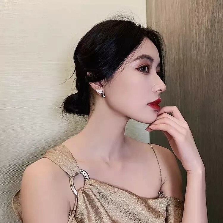 New Angel Wings Beauty Earrings Personality Simple Temperament Net Fashion Gold