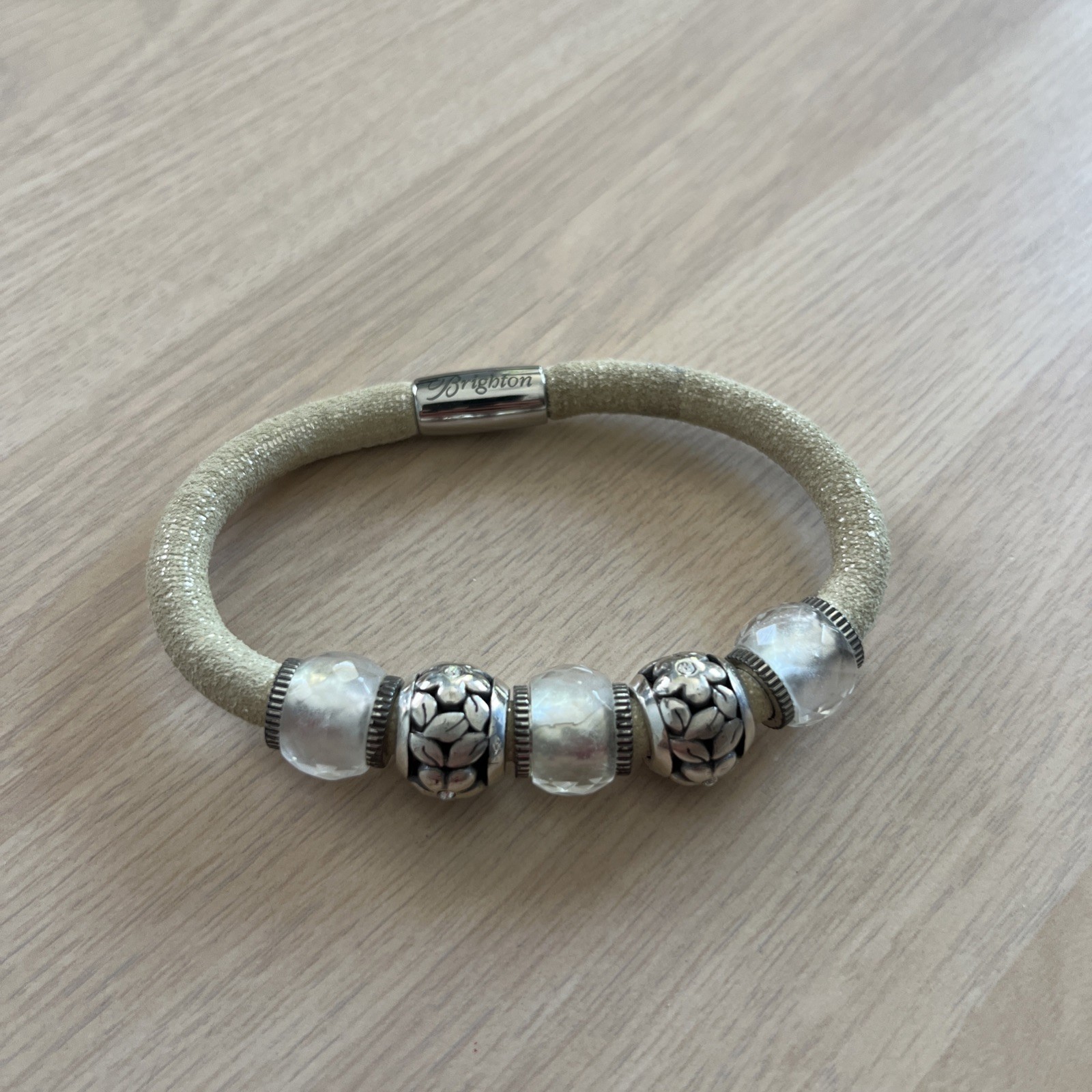 BRIGHTON White WOODSTOCK Bracelet with 5 Beads