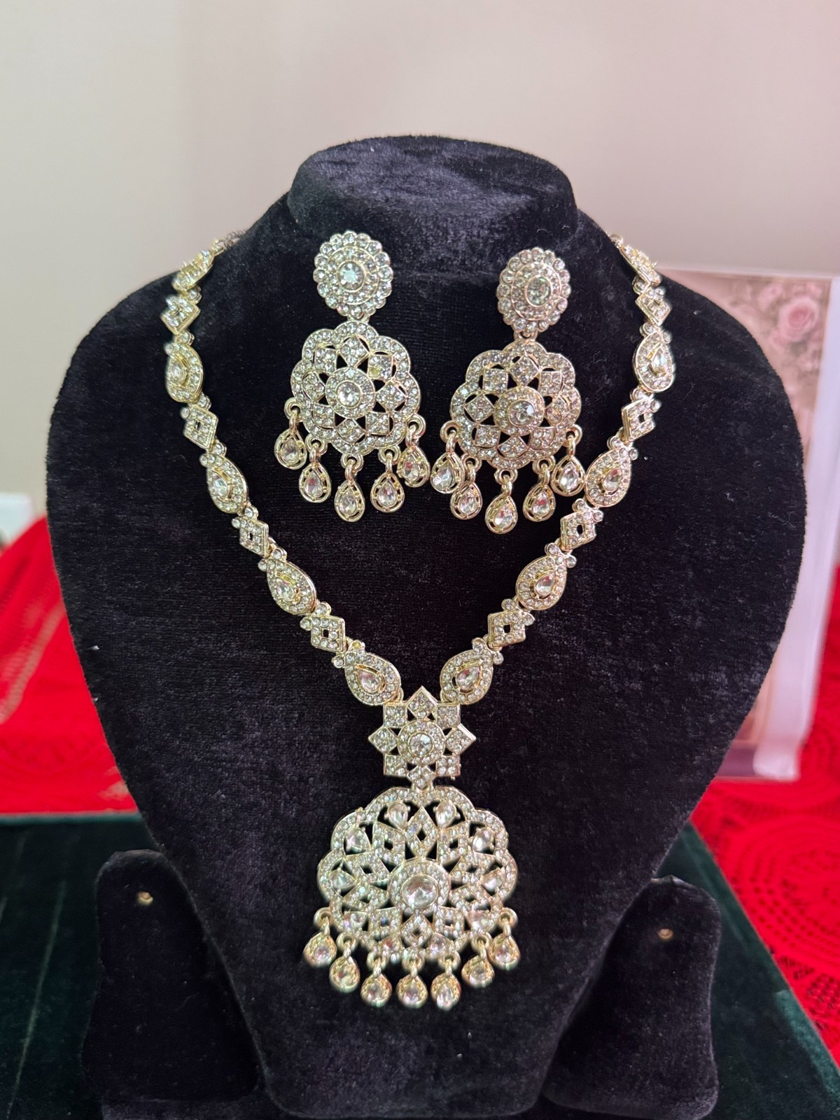 Rhinestone Wedding Jewelry Set Silver Tone Necklace & Dangle Earrings