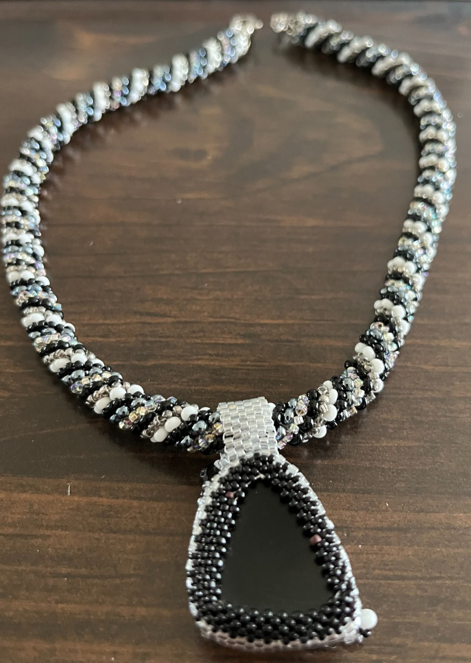 White and Black Beaded Rope Necklace with Pendant sz 17in includes box