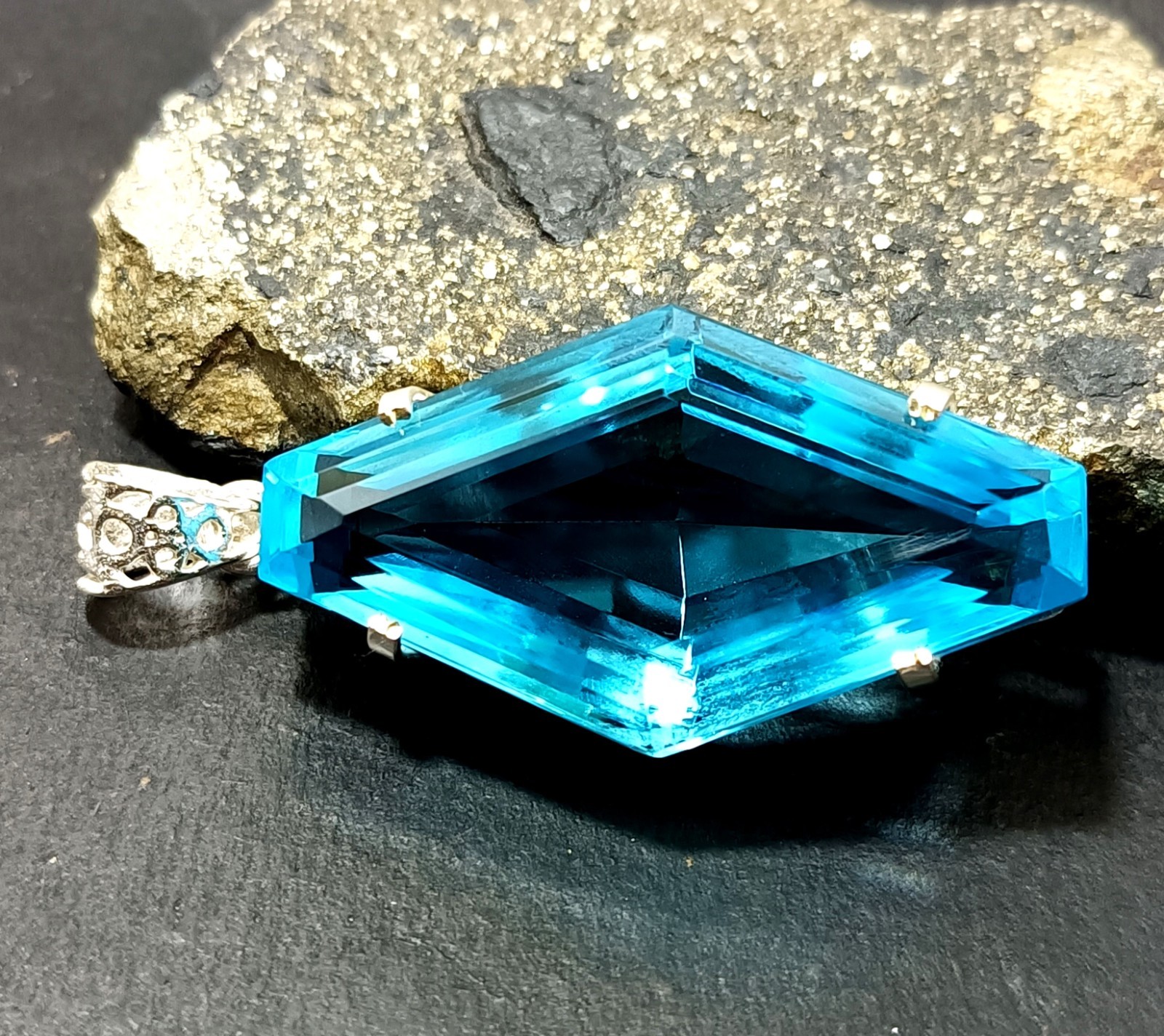 100.85 Ct EGL Certified Natural Topaz 925 Solid Silver Pendant Loose Gemstone