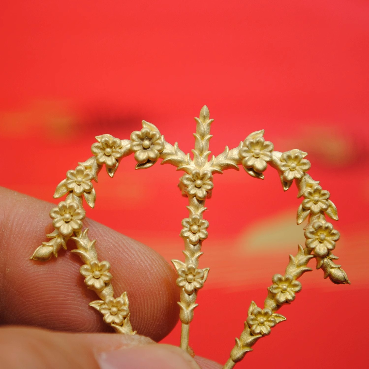 Gold Plated Heart Brooch Fashion Women’s Suit Evening Dress Accessory