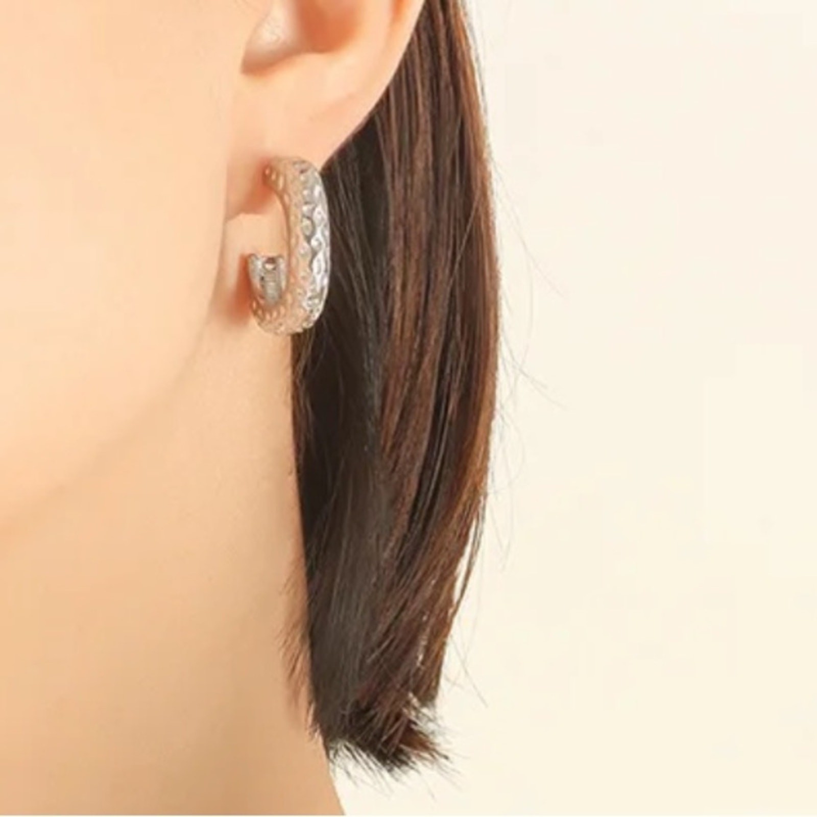 NEW 18 karat white gold plated C-shaped drop hoop earrings jewelry B15A