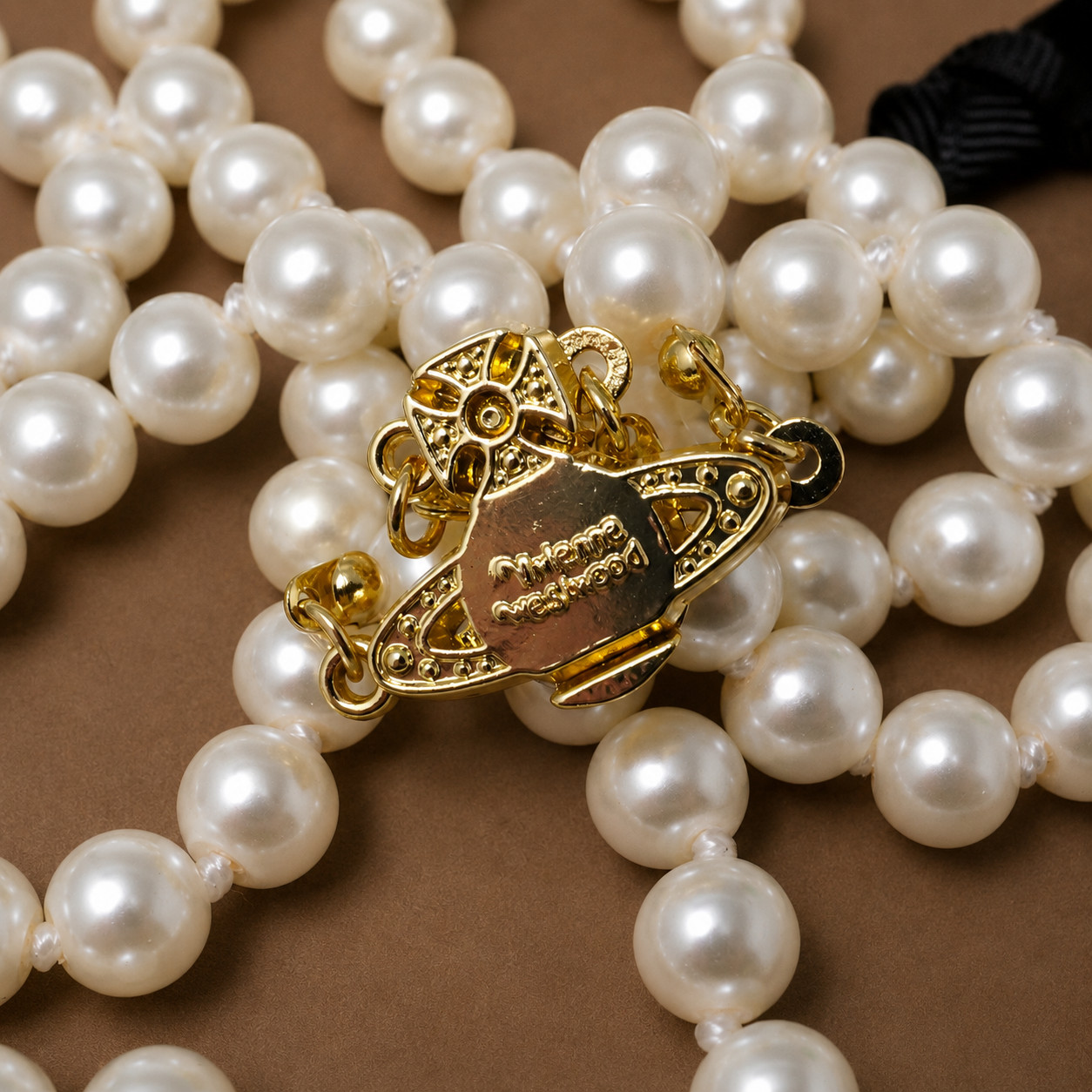 Vivienne Westwood Necklace Chocker Two Row Pearl Gold Magnetic Orb Pendant & Box