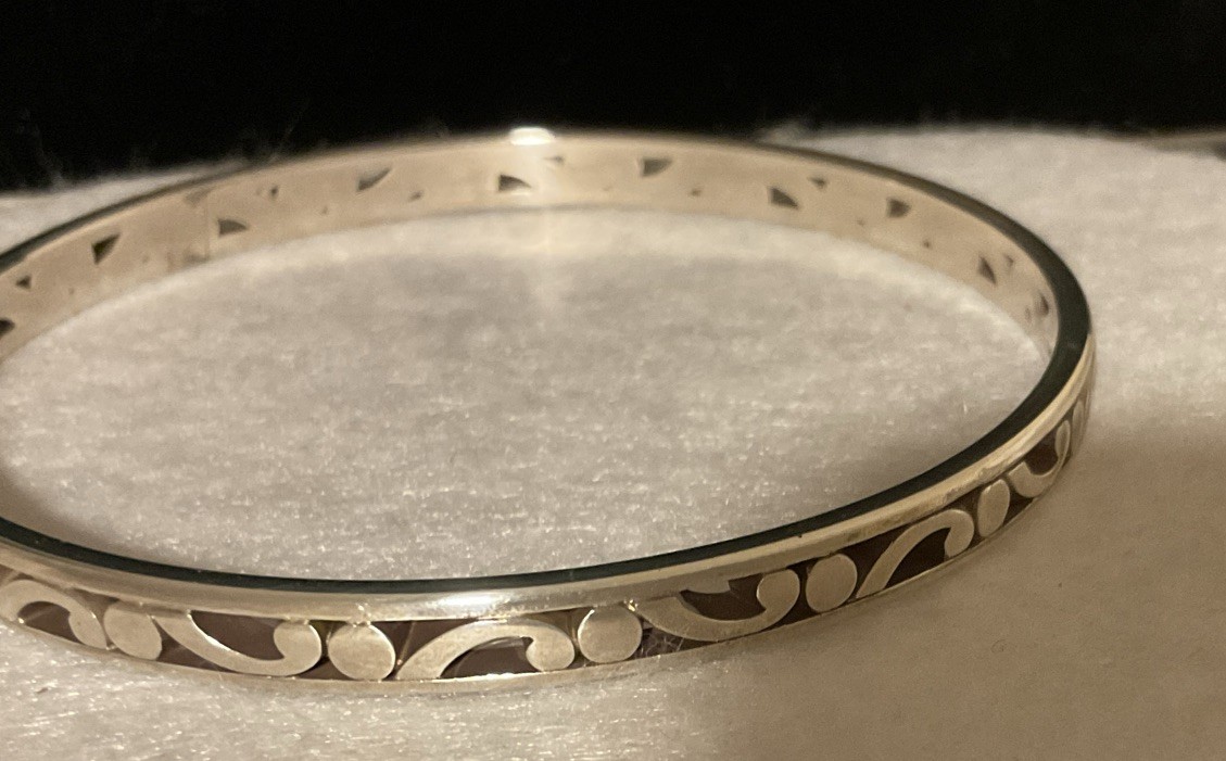 ICONIC SWIRLS! STUNNER NWT BRIGHTON CONTEMPO SLIM OPEN SCROLL BANGLE BRACELET