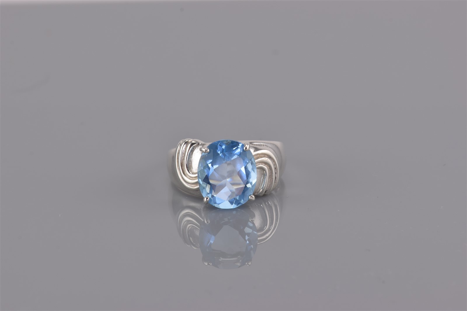 Sterling Silver 12mm Oval Blue Cubic Zirconia Wavy Ribbon Band Ring 925 Sz: 8