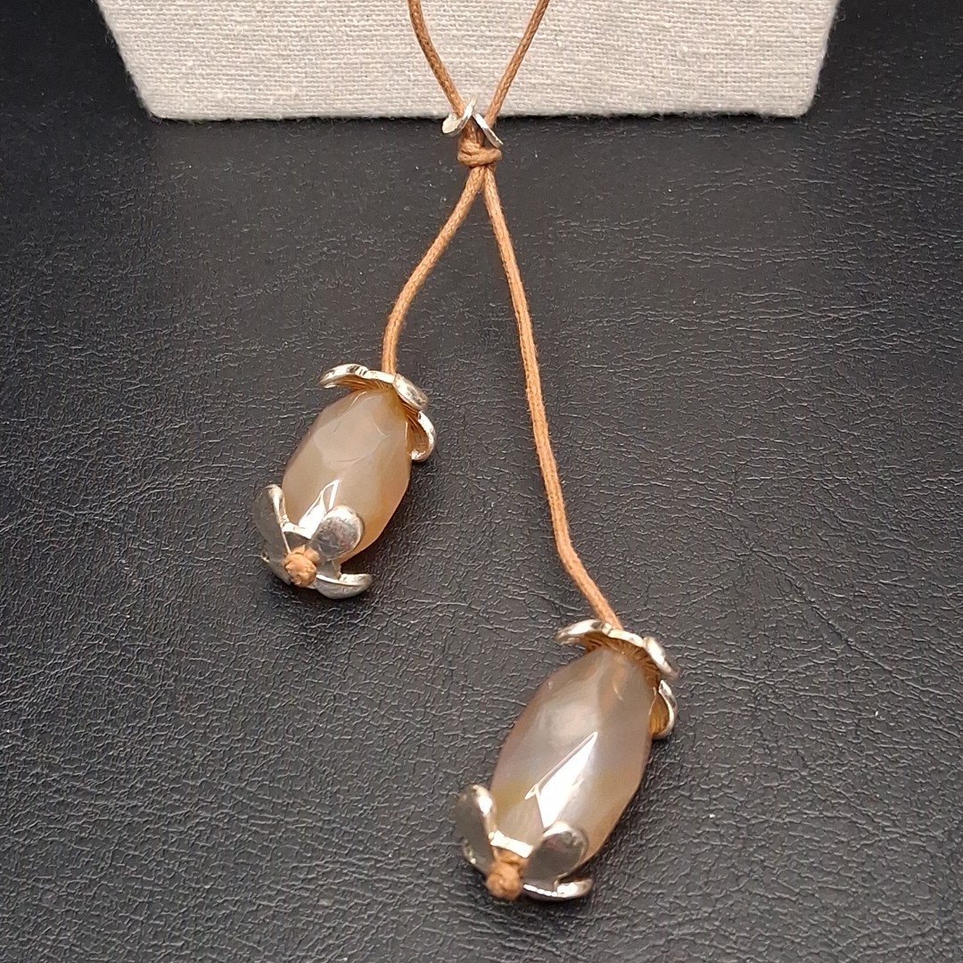 J. Jill Lariat Brown Cord Necklace Whit Beige Natural Stone. 17.630