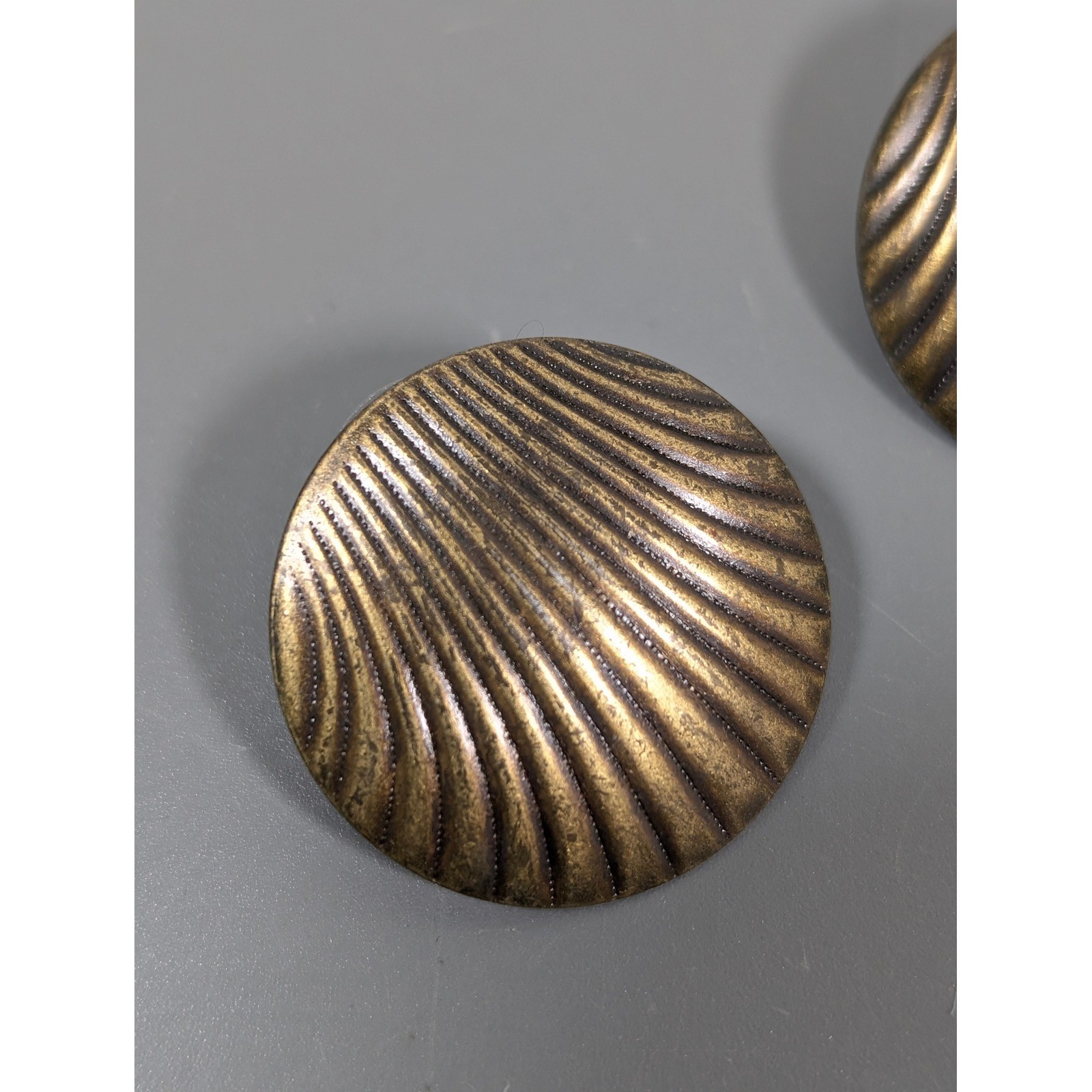 Bronze Tone Scallop Shell Earrings Ribbed Sunburst Art Deco Style Pierced