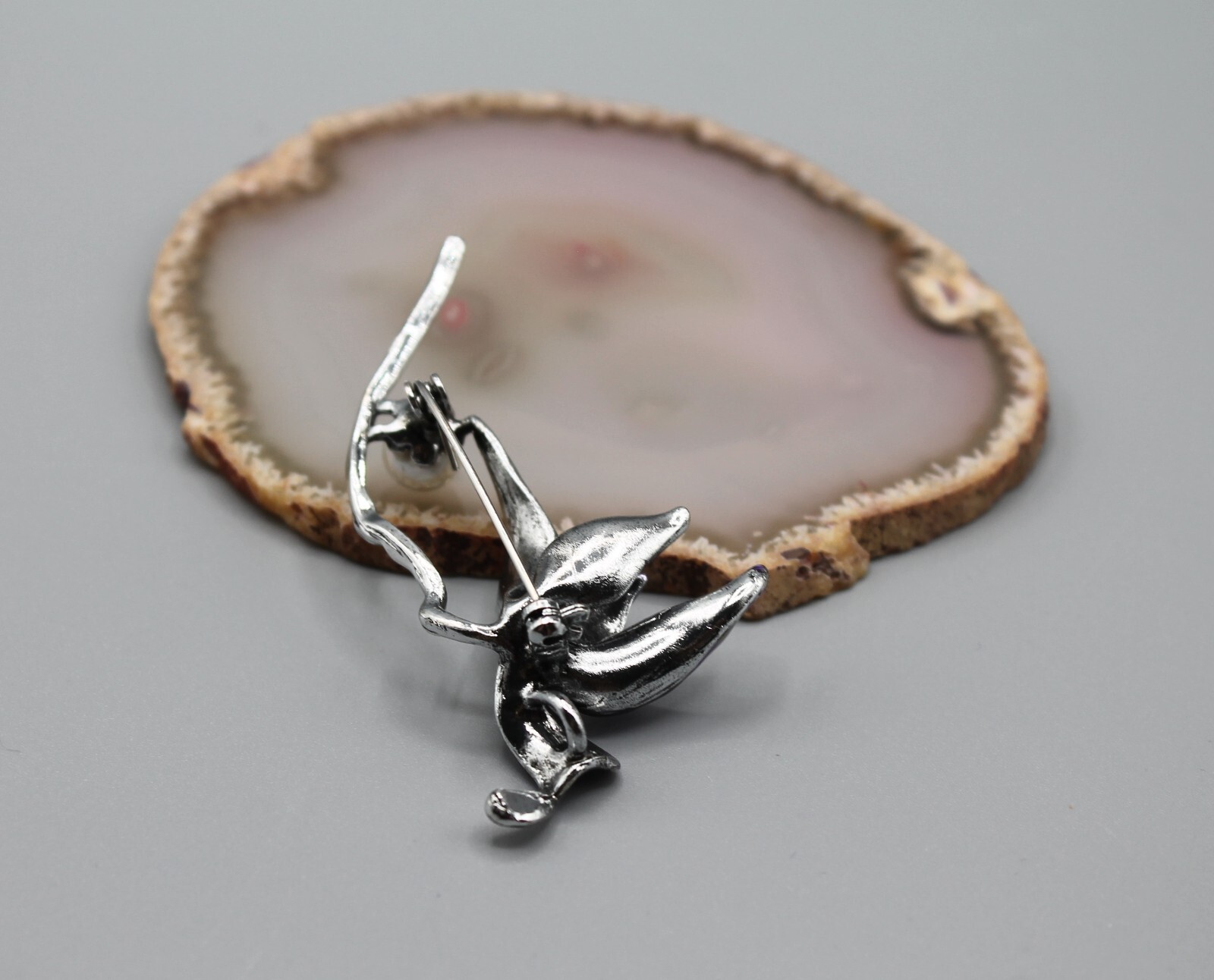 Lotus flower pin brooch jewelry fashion pearl purple silver tone elegant