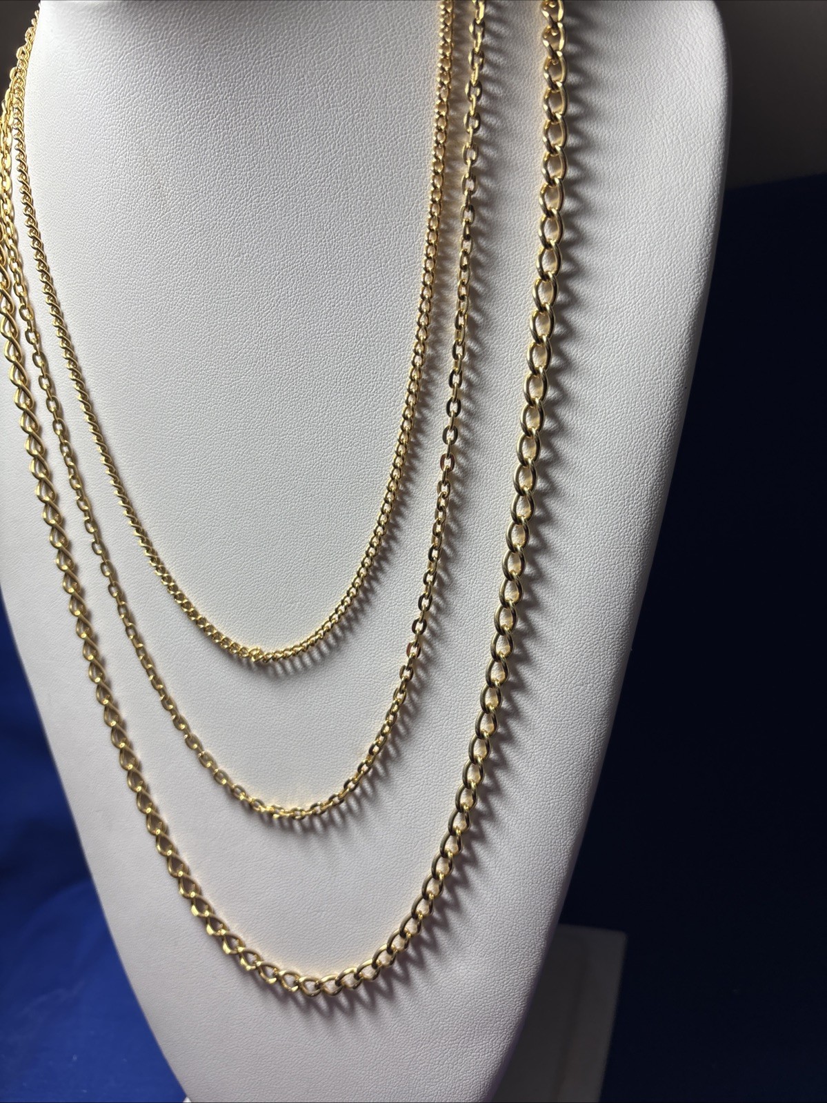 Vintage Triple Strand Gold Tone Graduated Link Chain Necklace 20″-27″ NN-103
