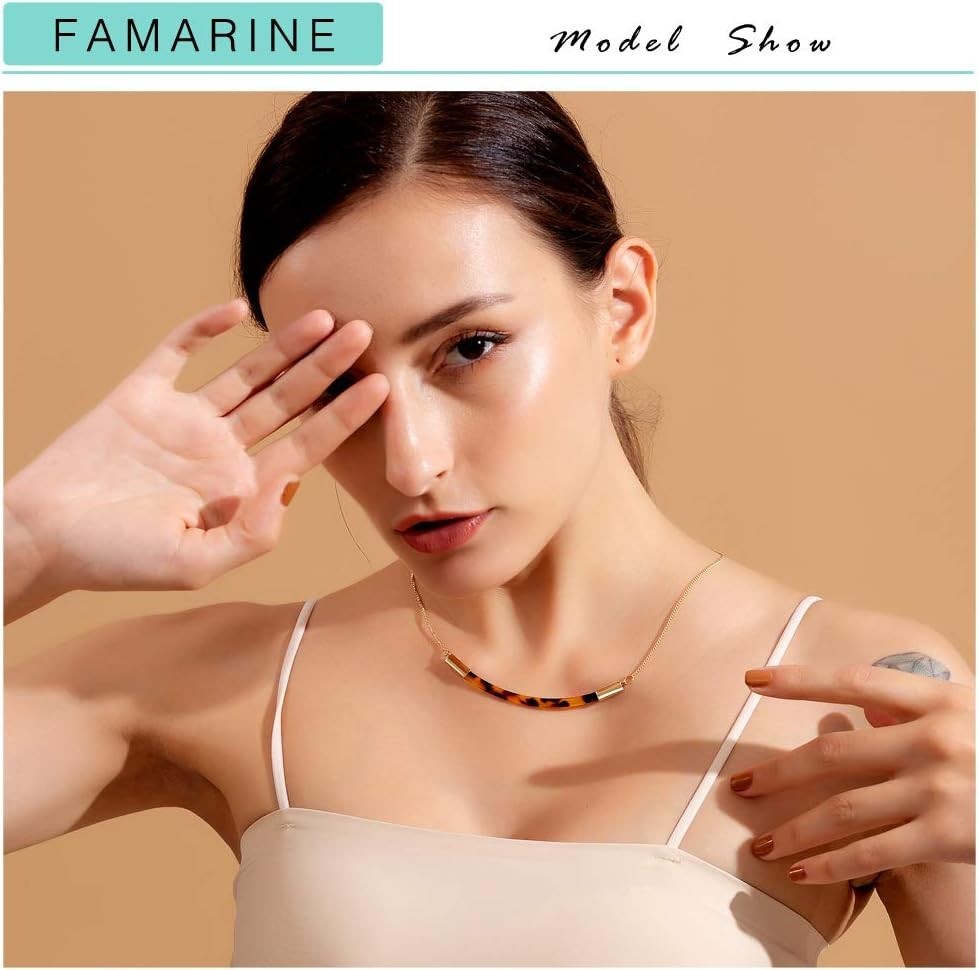 Lightweight Tortoise Shell and Gold Bar Necklace – Perfect for Any Occasion