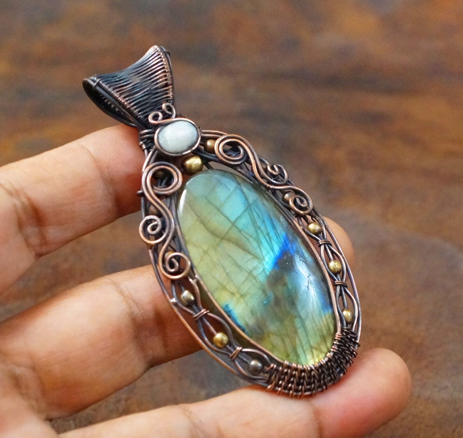 Green flash Labradorite Copper Wire Wrapped Pendant Handmade Gift Jewelry (PD-86