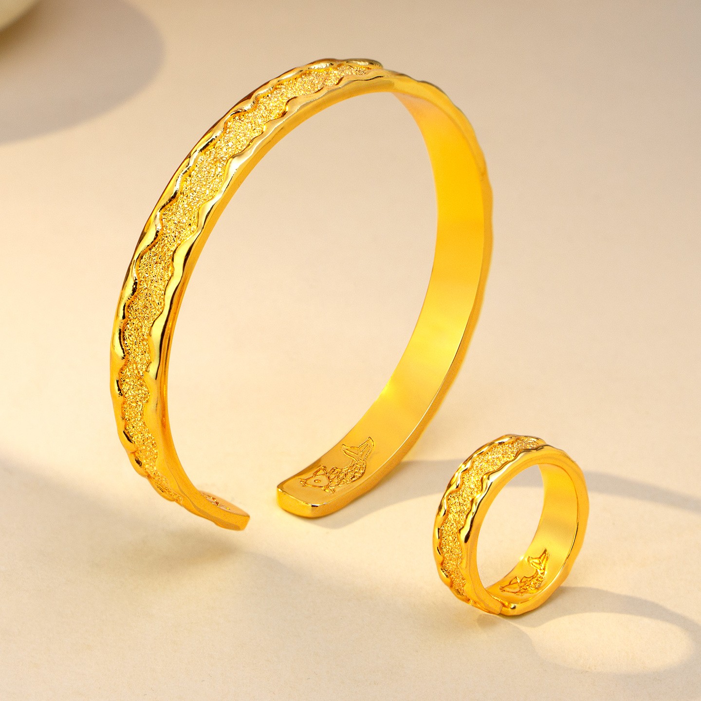 22K 23K 24K Thai Baht Yellow Gold ring with simple opening adjustment
