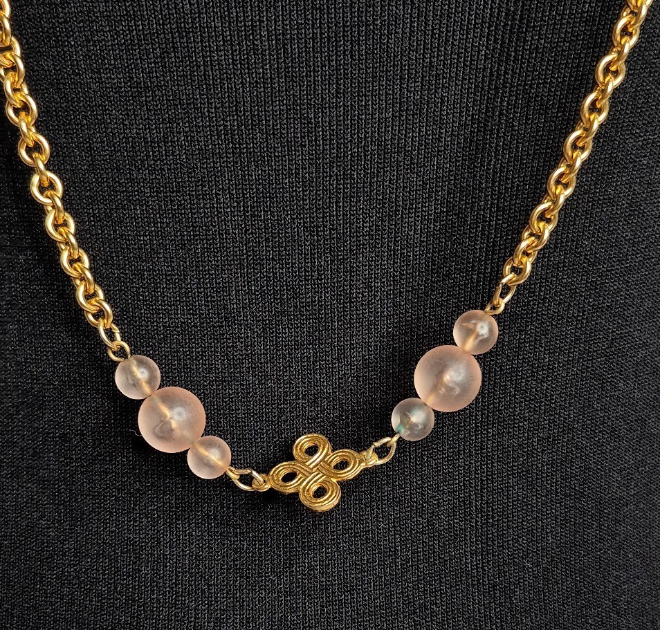 Casual Corner Gold Tone Chain Peach Blush Beaded Necklace Signed 40″