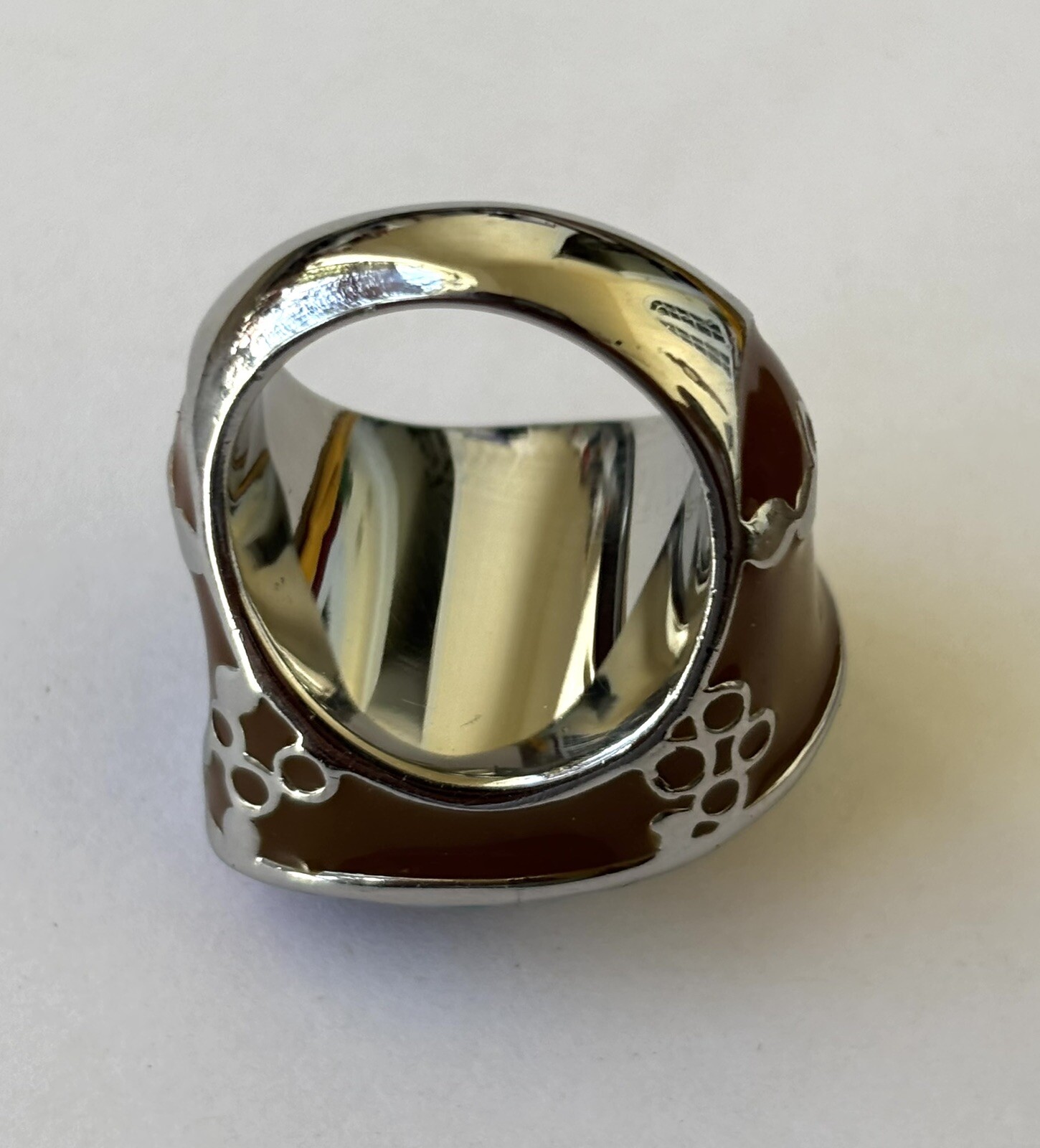 Heavy Ring Brown Enamel Hippies Flowers Stainless Steel Good Quality Size 7