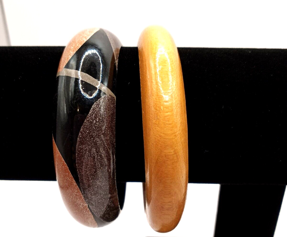 Set of 2 Wood Bangle Bracelets One Painted One Natural – Unmarked