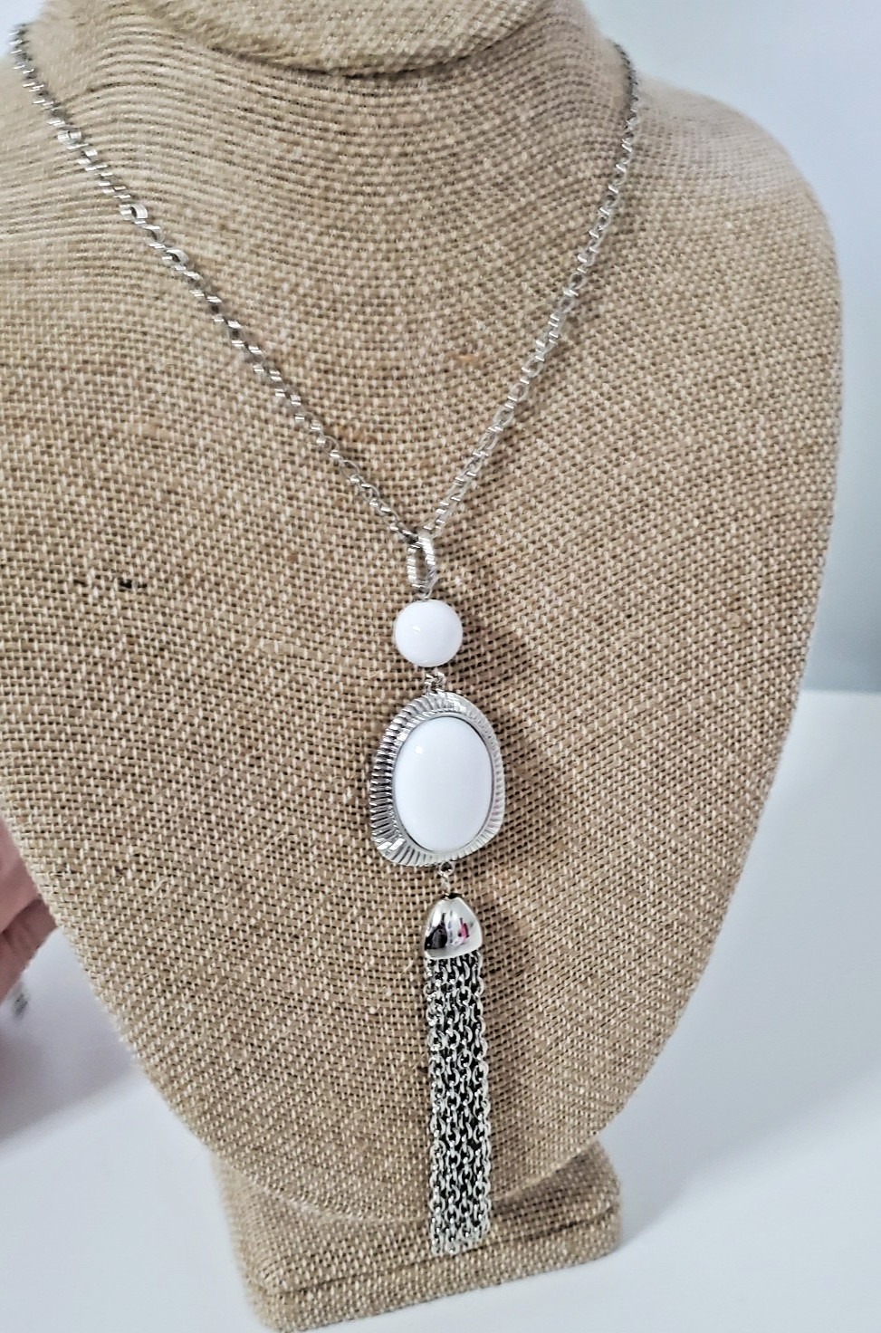 JCP Pendant White Silvertone Tassel 34″ Chain Metal Plastic Adjustable Fashion