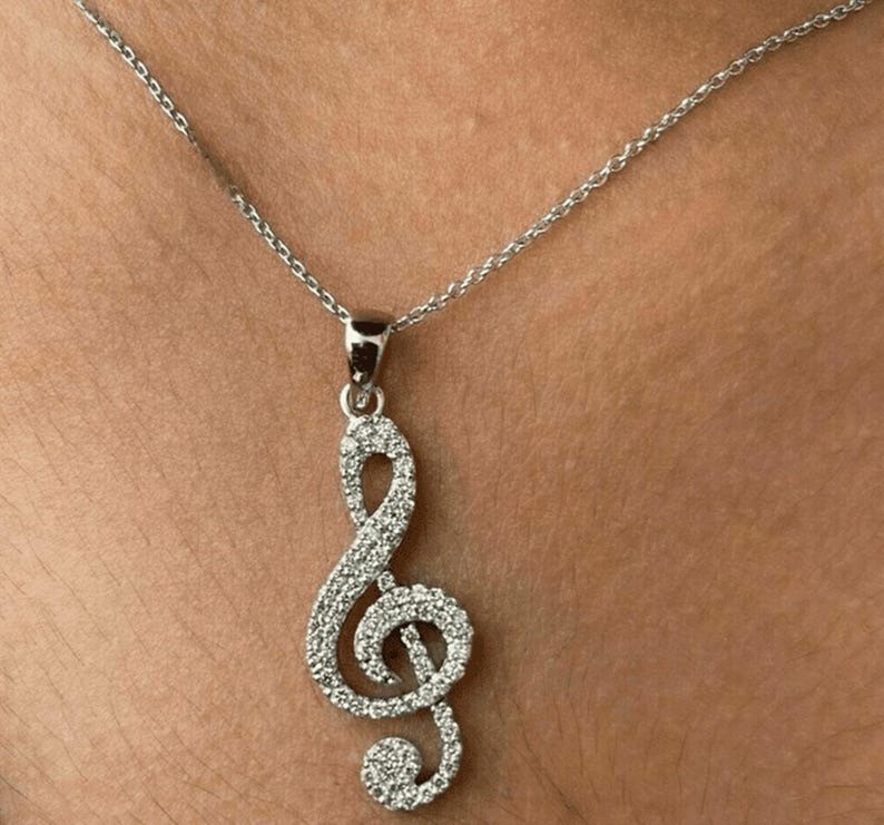 Music Treble Clef Pendant Round Valentine Gift Necklace for Women In Silver