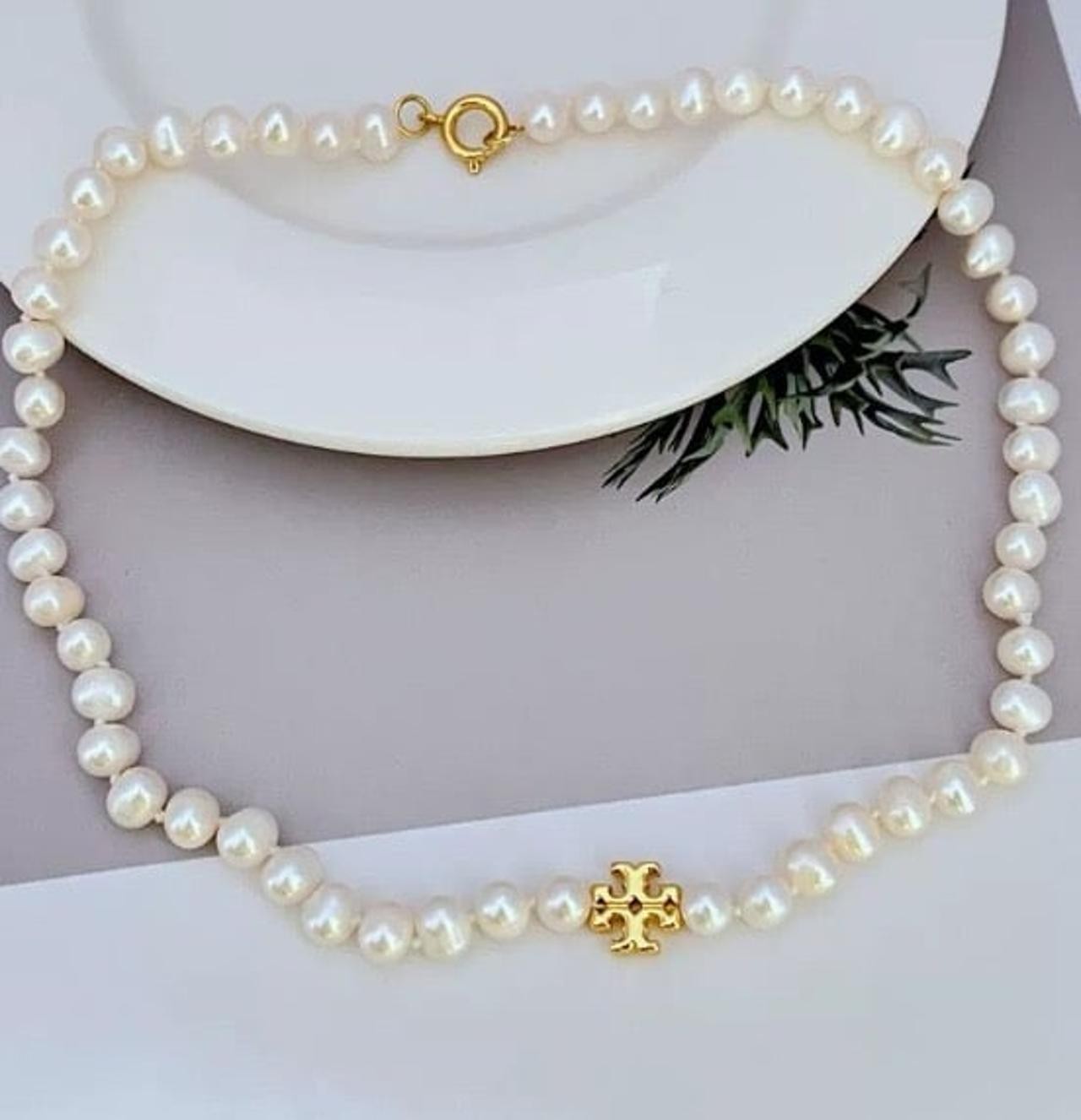 New Burch Pearl medium length necklace with Jewelry Pouch Size:43cm
