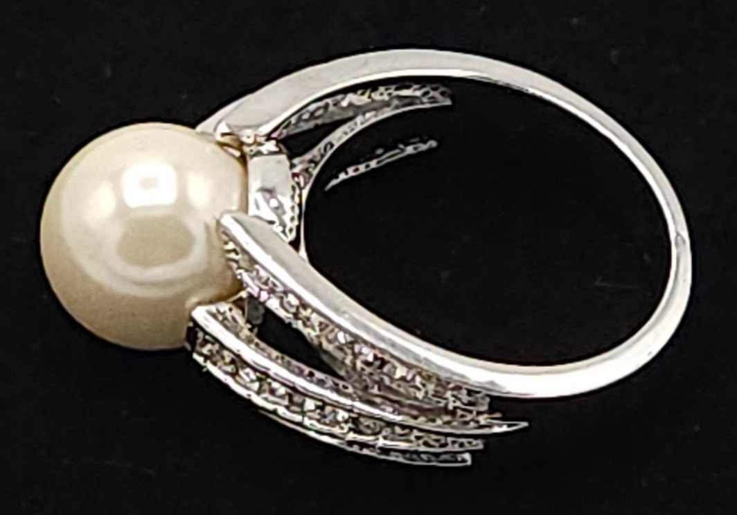 White Faux Pearl Ring Size 9.75 Round Clear Rhinestones Silver Tone