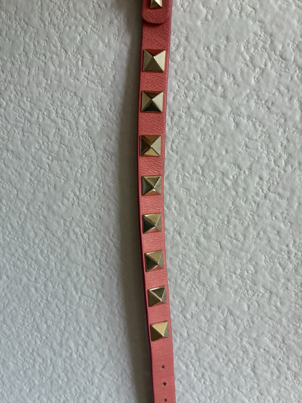 *NWT* Valentino Garavani Rockstud Leather Bracelet – Coral 19cm