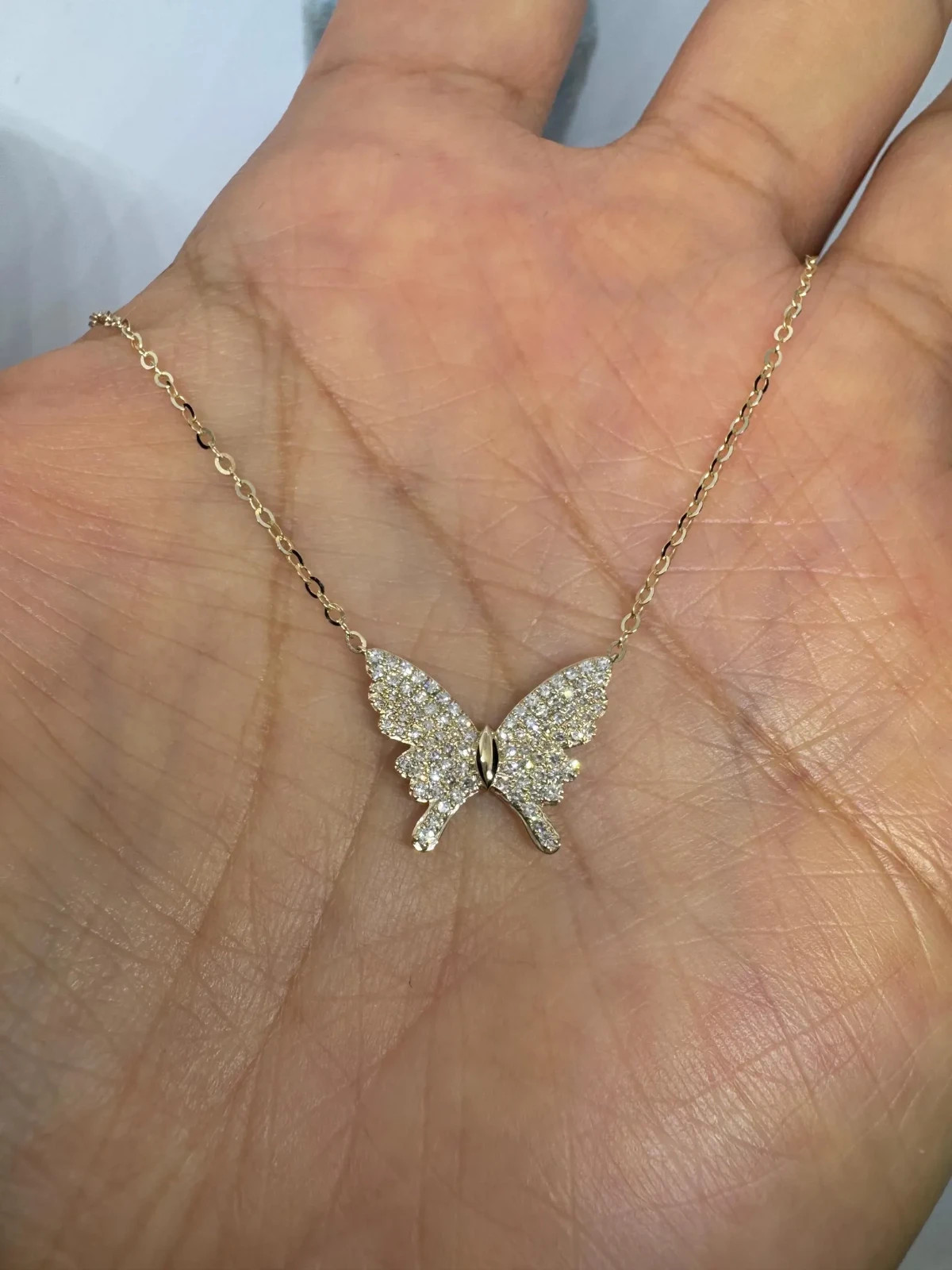 Lab Grown 1.00 Ct Round EF VS Diamond Butterfly Shape Necklace in 14K Gold