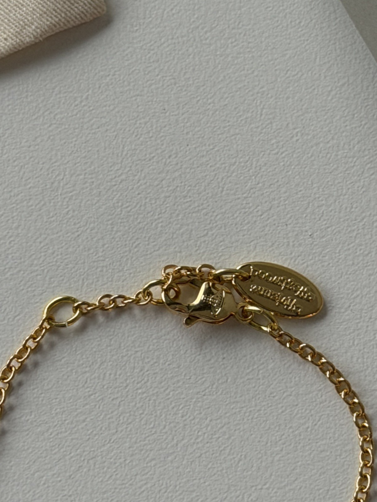 VW Lucrece Bracelet – Gold