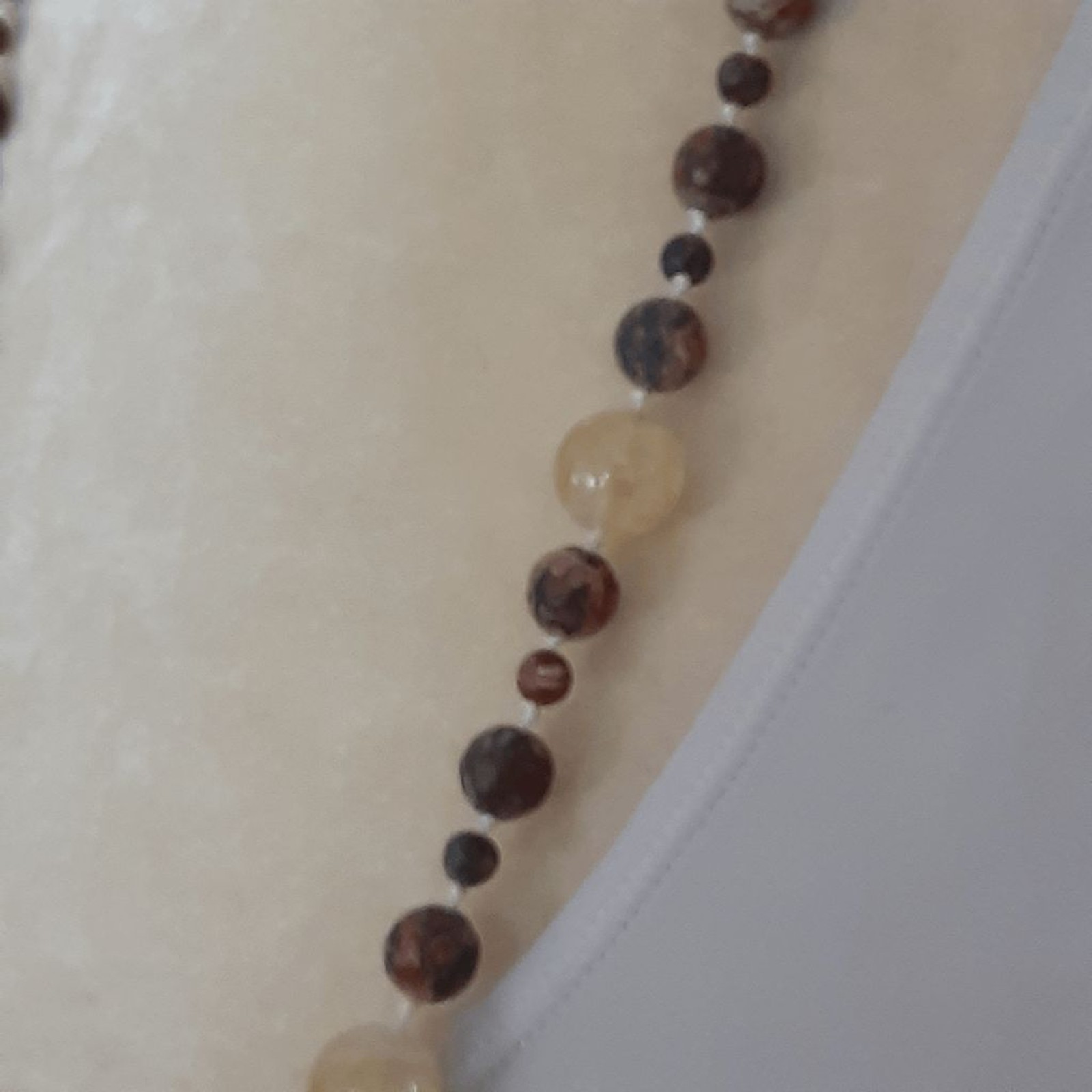Semi-precious stone beaded necklace agate? 32″ natural tones