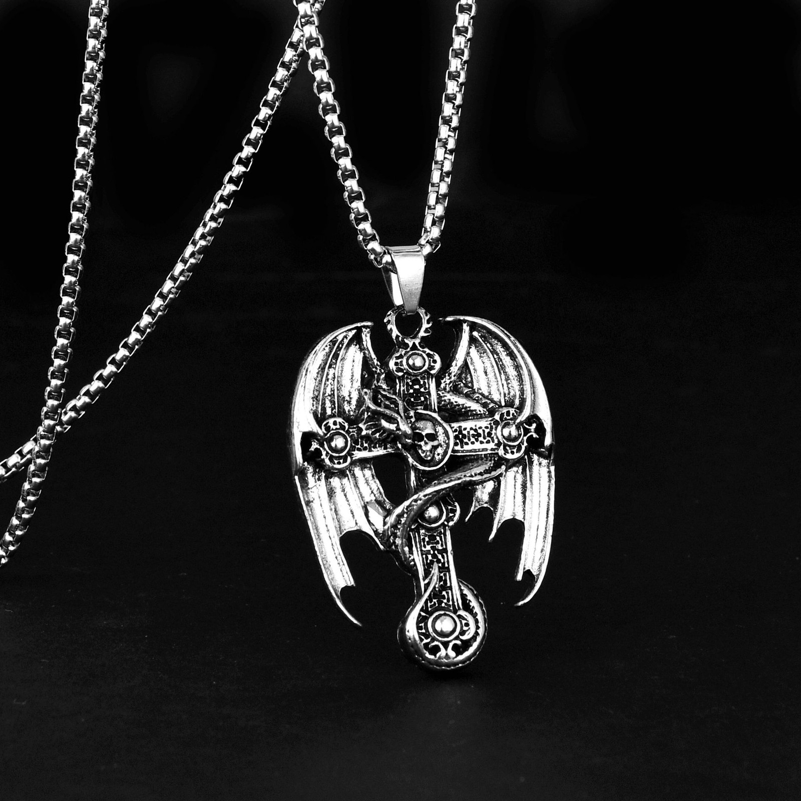 Gothic Winged Cross Skull Pendant Necklace Men’s Vintage Stainless Steel Jewelry
