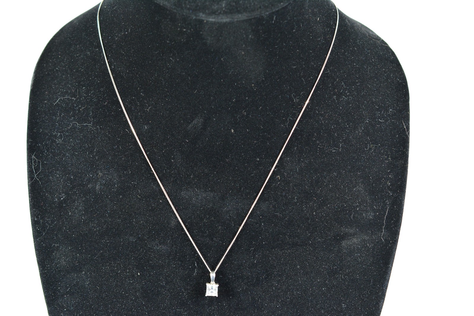 20″ Stirling Silver Necklace .925 2 Grams unknown stone (untested stone)