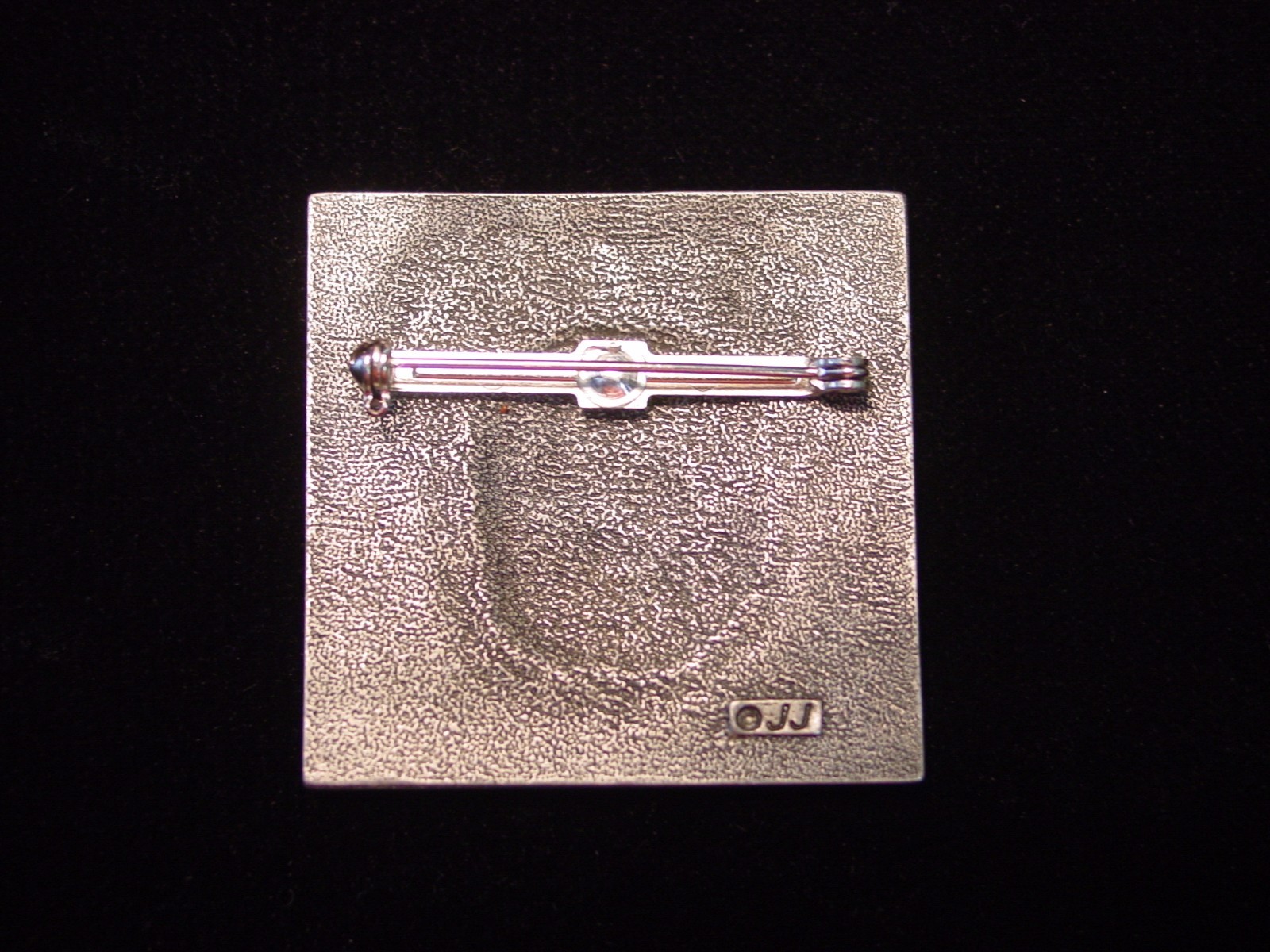 “JJ” Jonette Jewelry Silver Pewter ‘LION FACE’ Square Pin
