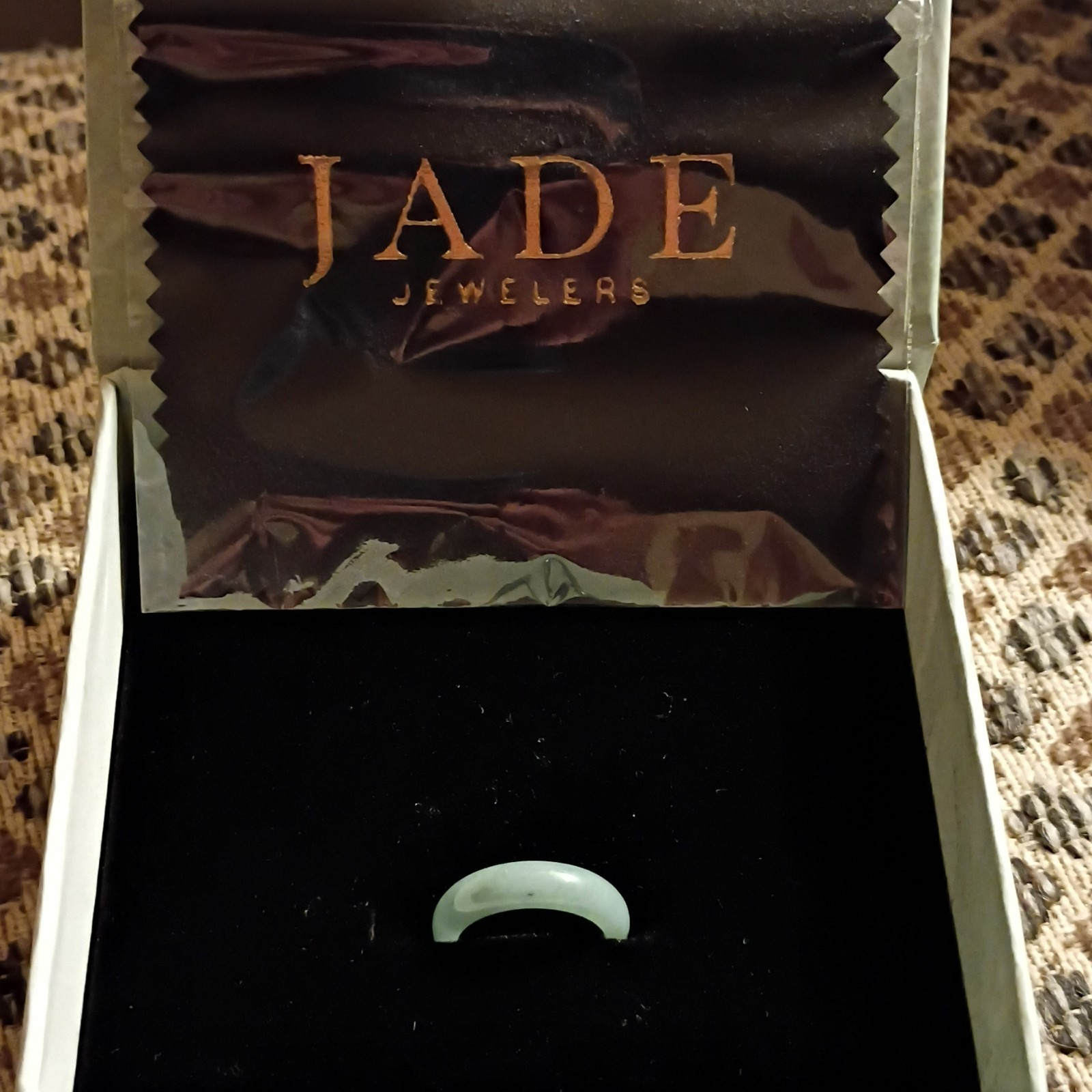 Jade Jewelers Green Jadeite Stone Band Ring Size 3.5 in Jewelers Box