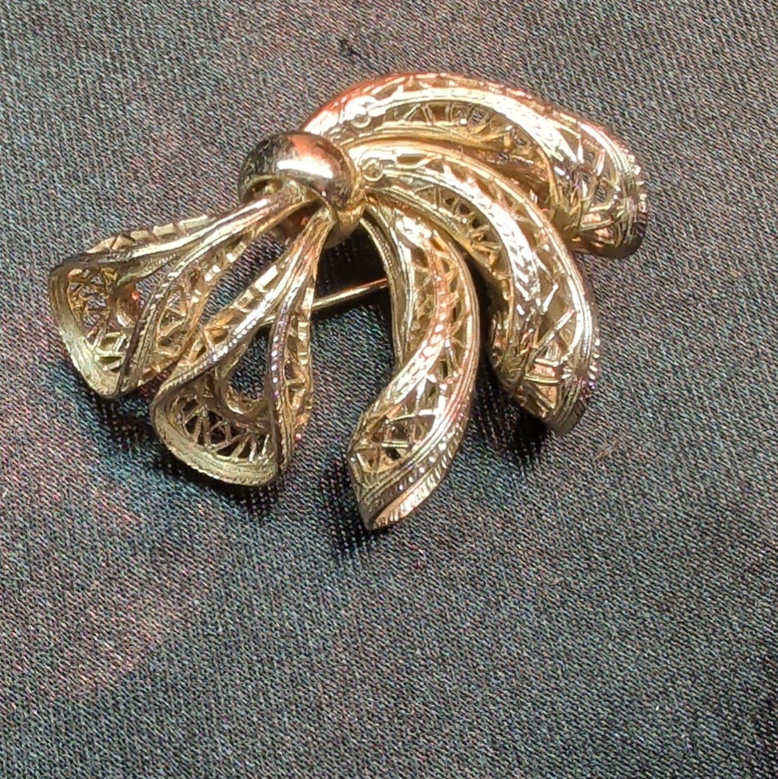 Gold Tone Filigree Ribbon Bow Brooch Pin, Engraved Metal, No Stones