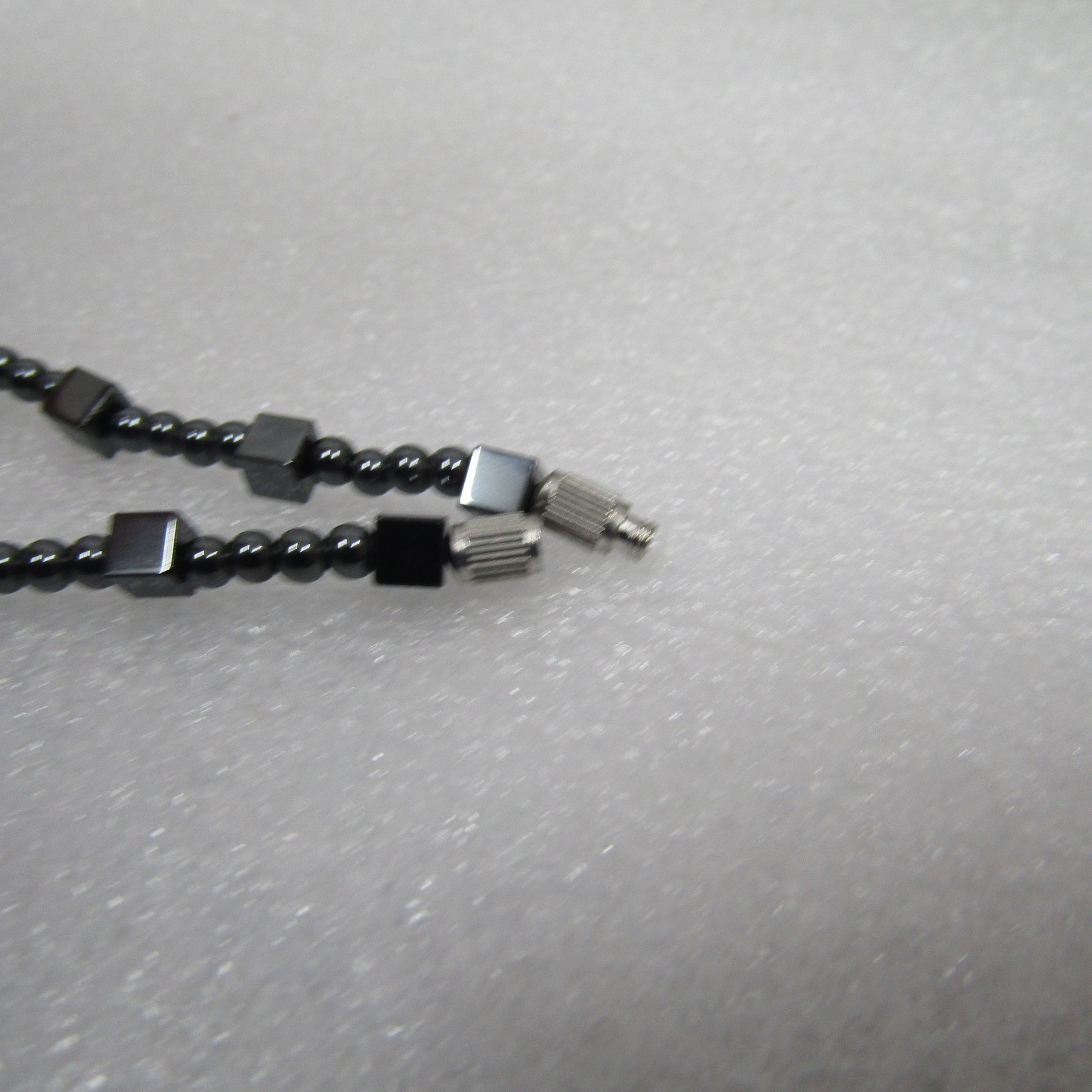 Women’s Jewelry Black Necklace Hematite Beads None Magnetic