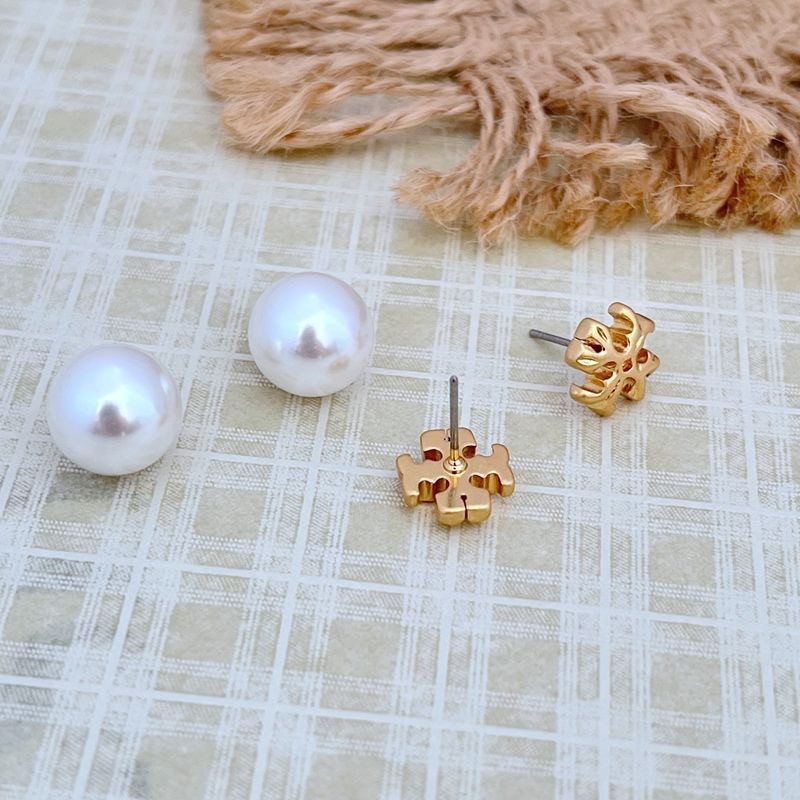 New Burch T logo & Pearl earrings with Jewelry Pouch Size:1.1*1.1cm