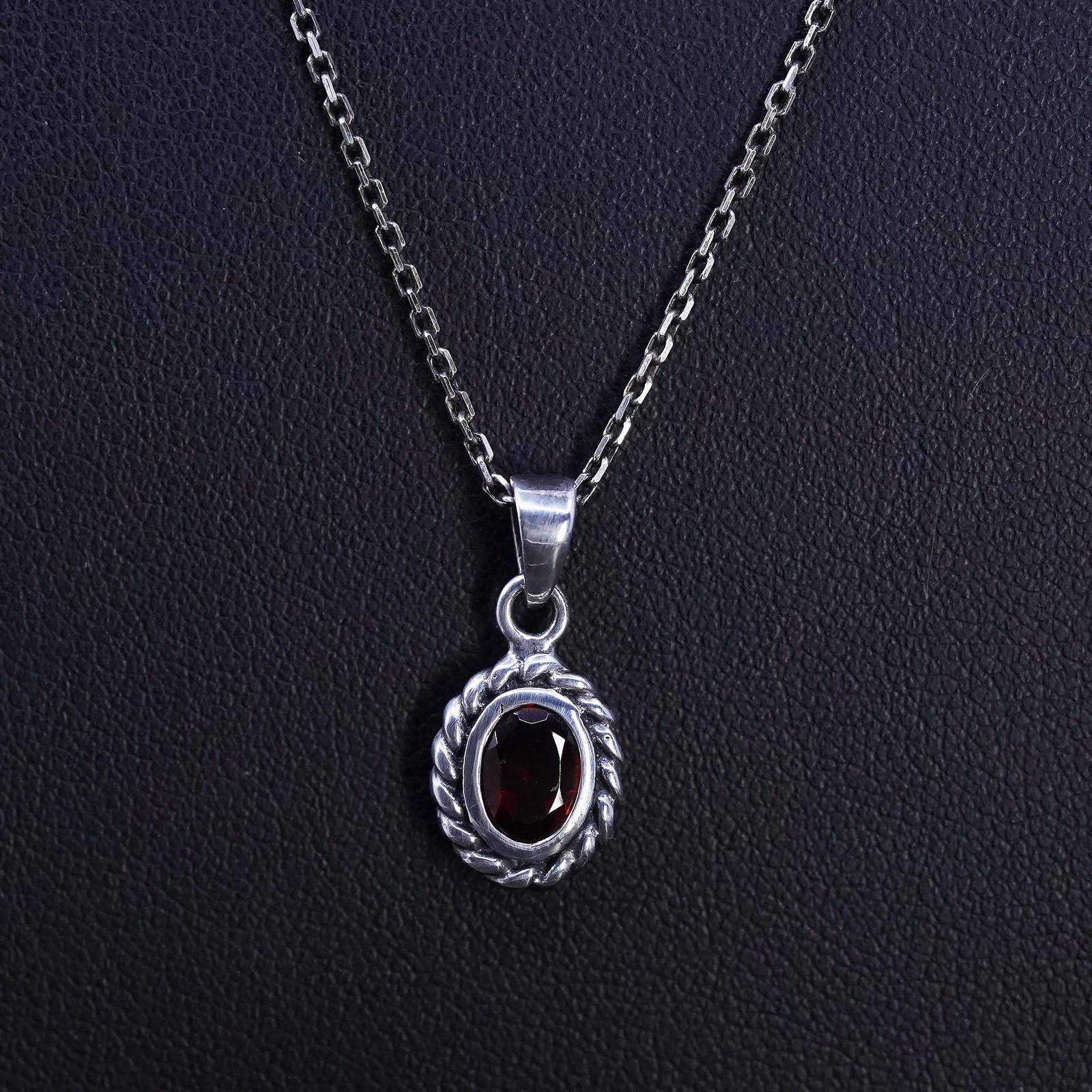 19” 1mm, vintage sterling silver 925 circle chain necklace oval garnet pendant