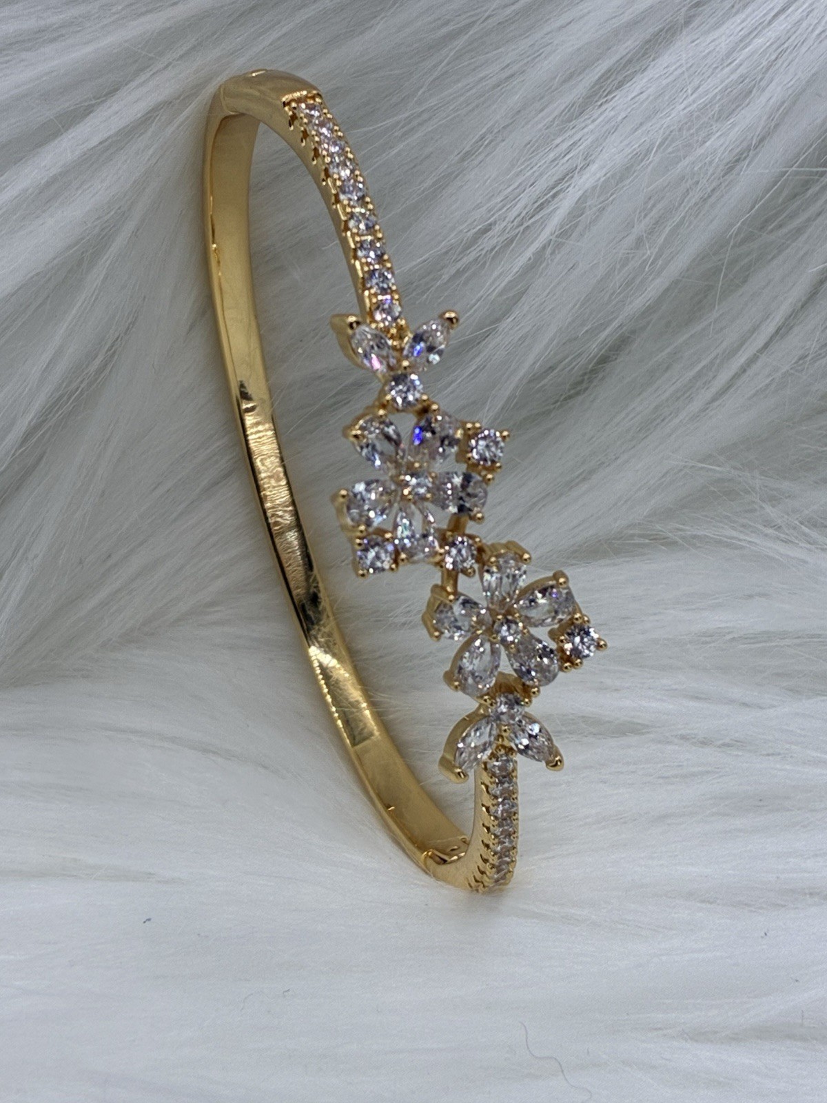 Jewelry- Bracelet- Zirconia Rose Golden Flower Fancy Elegant For Any Occasion