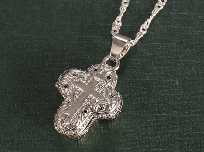 Silver-Tone Metal Alloy CROSS Pendant Necklace Locket ~ Singapore Twisted Chain