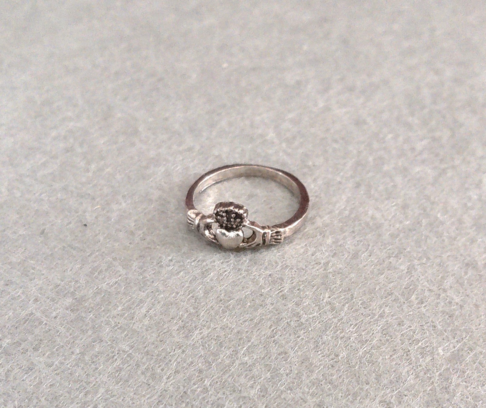 New Oxidized Silvertone Petite Claddagh Ring Size 5.5 Great for All Occasions