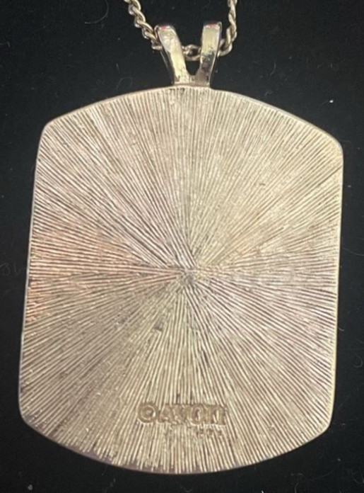 AVON signed Green Leaf Pendant on Goldtoned Chain Necklace. Gift box