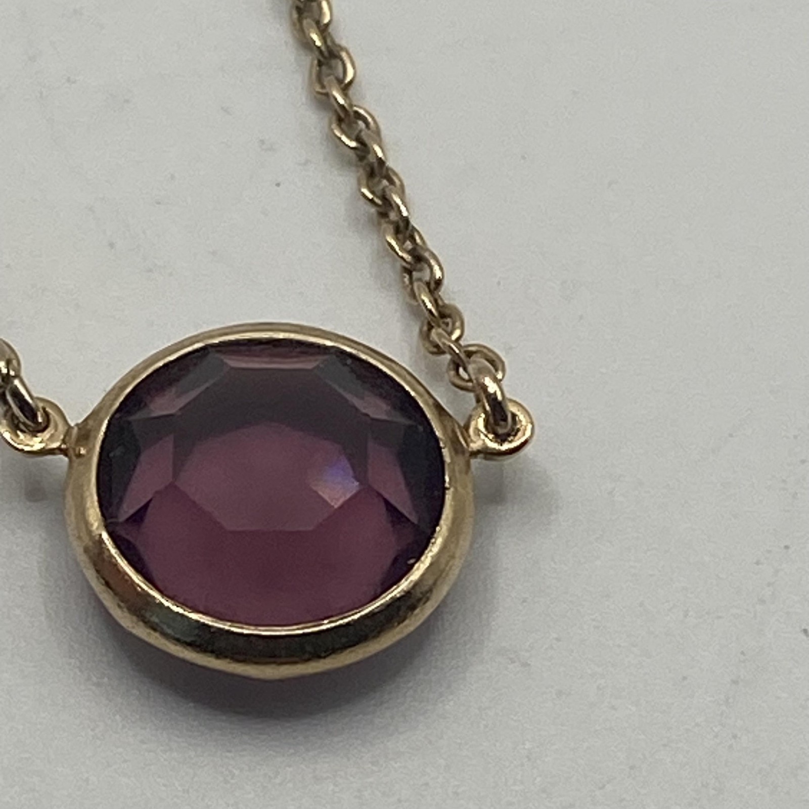 Avon Gold Tone Purple Glass Round Pendant Necklace 17 In Womens Jewelry