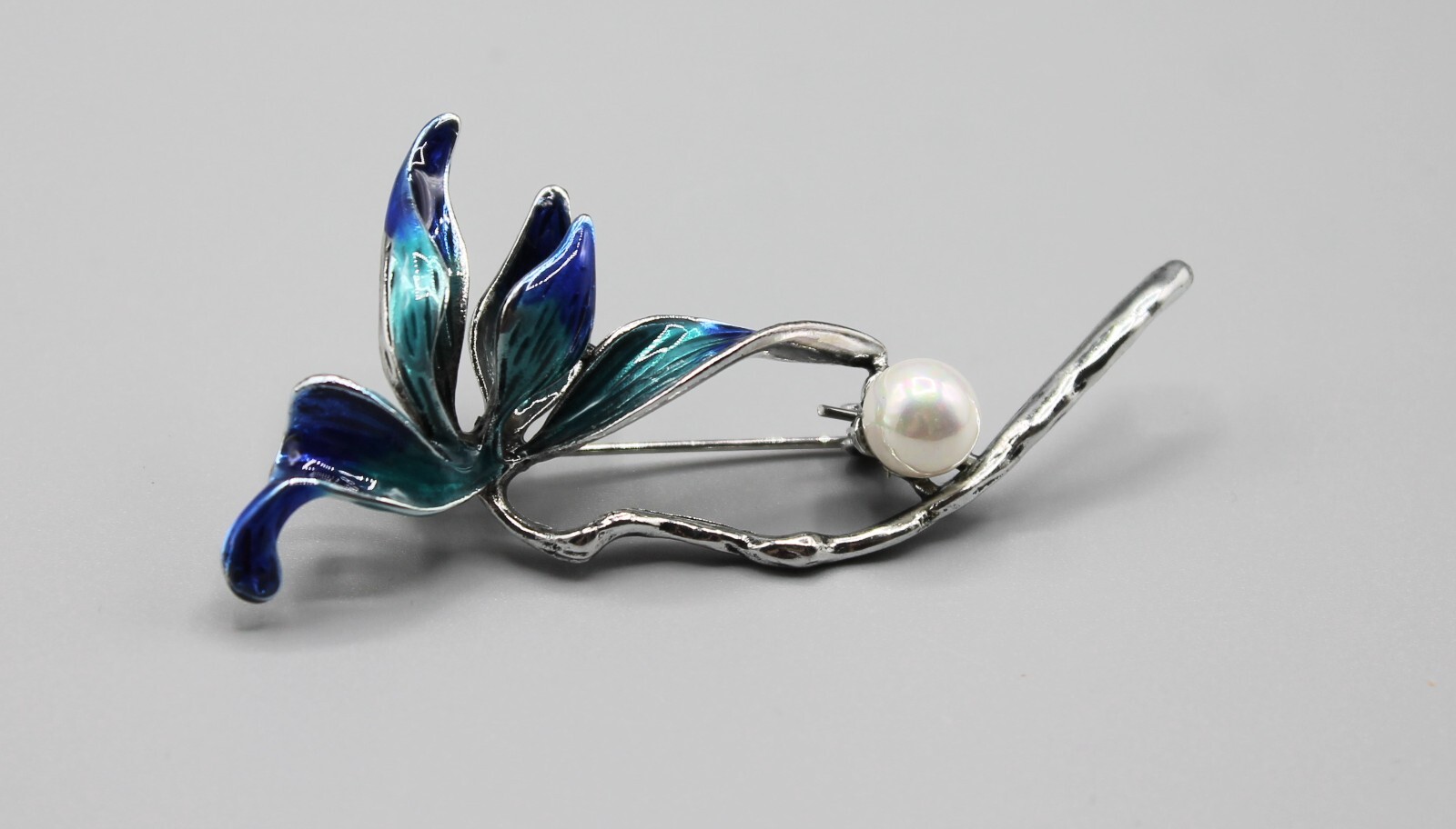 Lotus flower pin brooch jewelry fashion pearl blue silver tone elegant